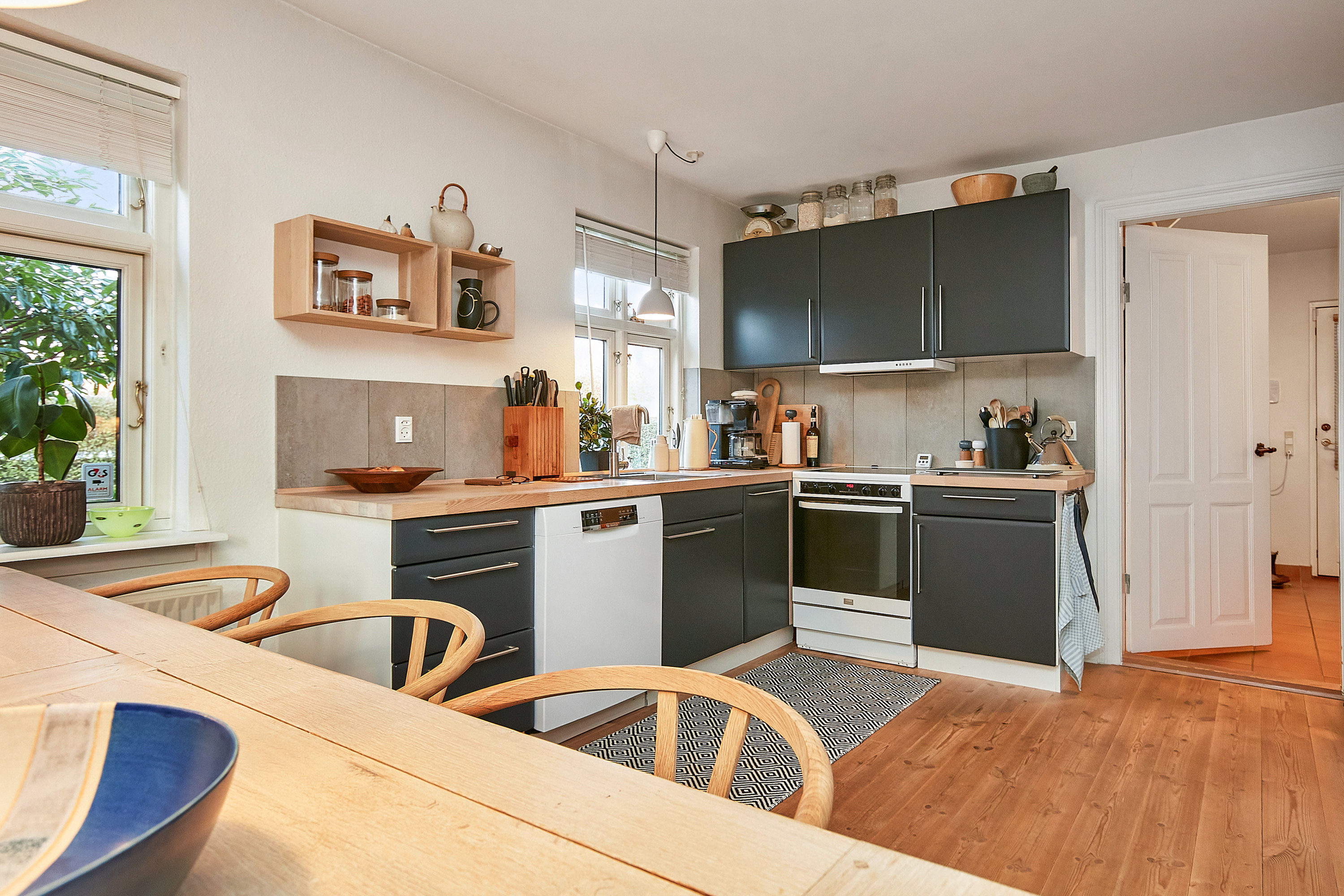 Fremhævet køkken billede i fuldskærmstilstand. Billede af Honum Skovvej 3, 8762 Flemming