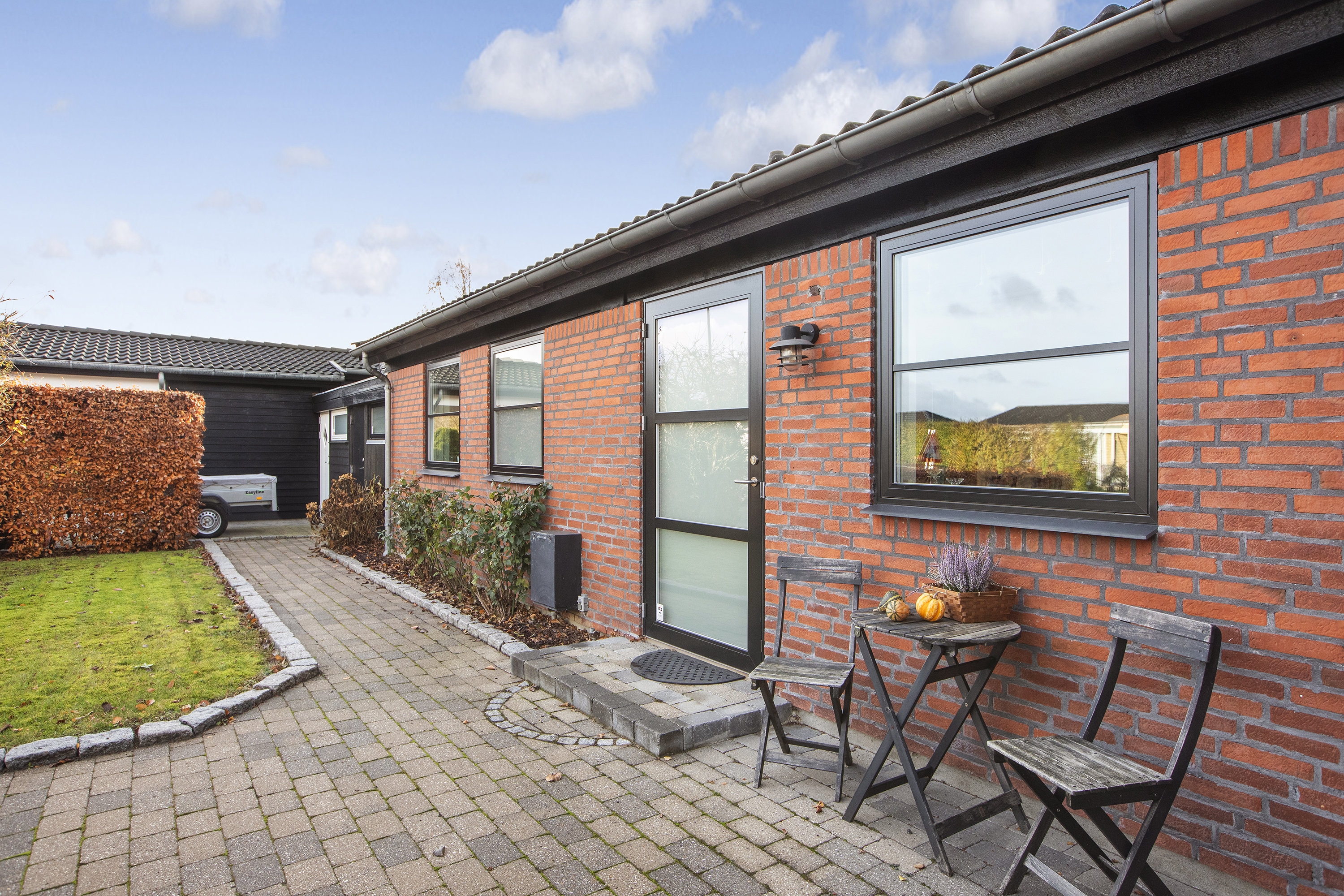 Fremhævet set fra vejen billede i fuldskærmstilstand. Billede af Vibyvej 5, 2740 Skovlunde