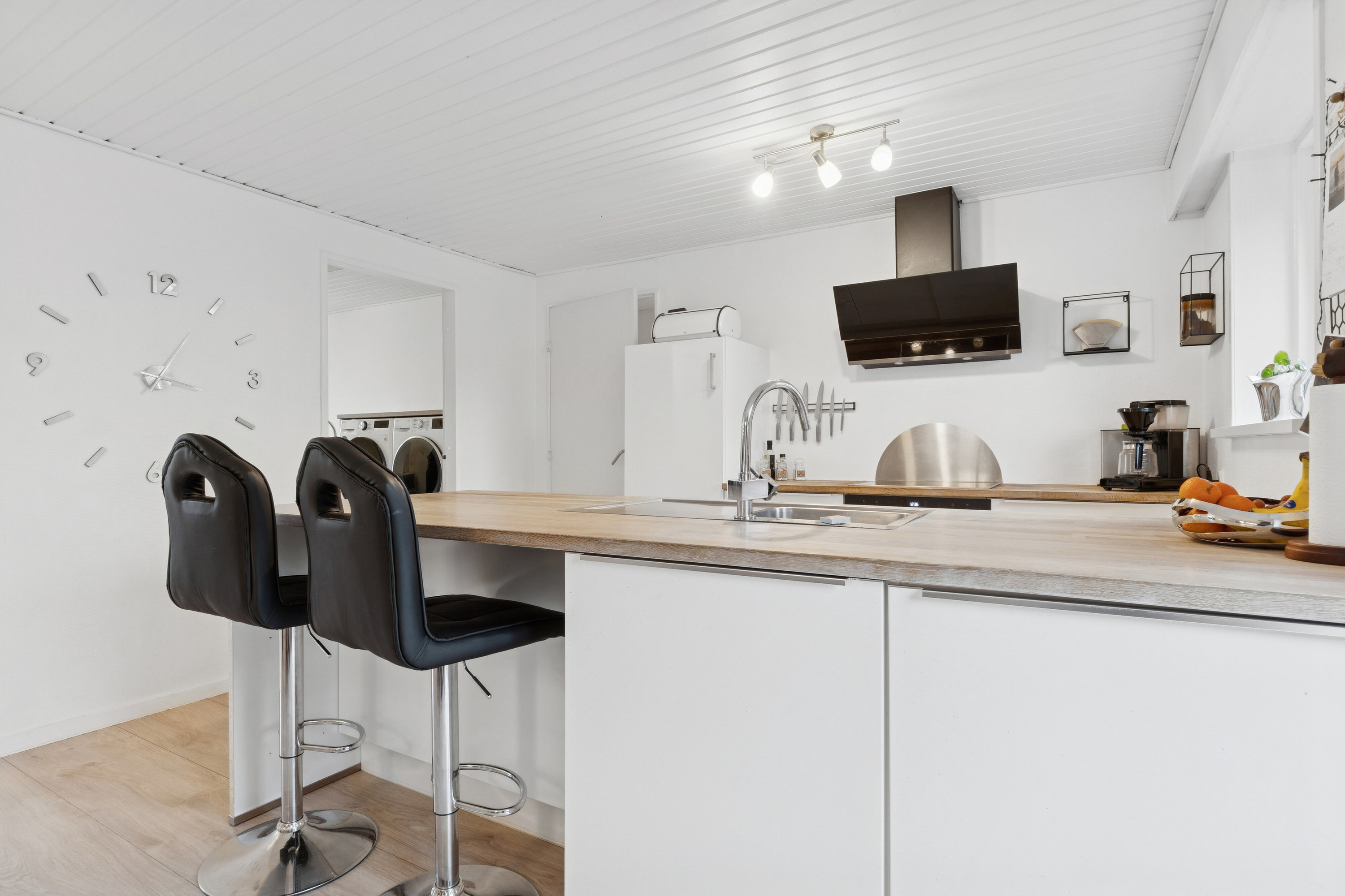 Fremhævet køkken billede i fuldskærmstilstand. Billede af Granvænget 18, Smedeby, 6340 Kruså