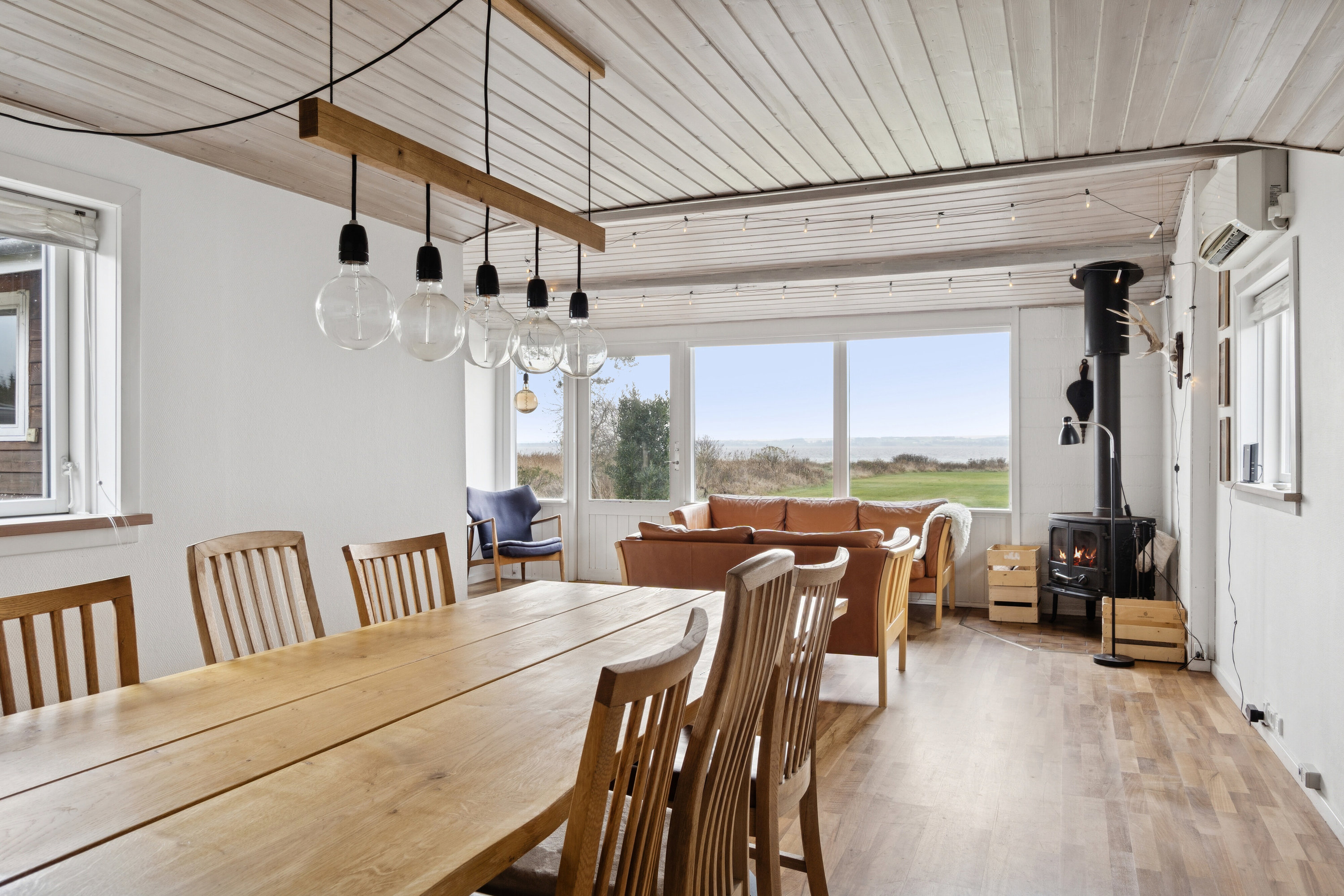 Fremhævet spisestue billede i fuldskærmstilstand. Billede af Fyrrevang 13, Abildøre, 4560 Vig