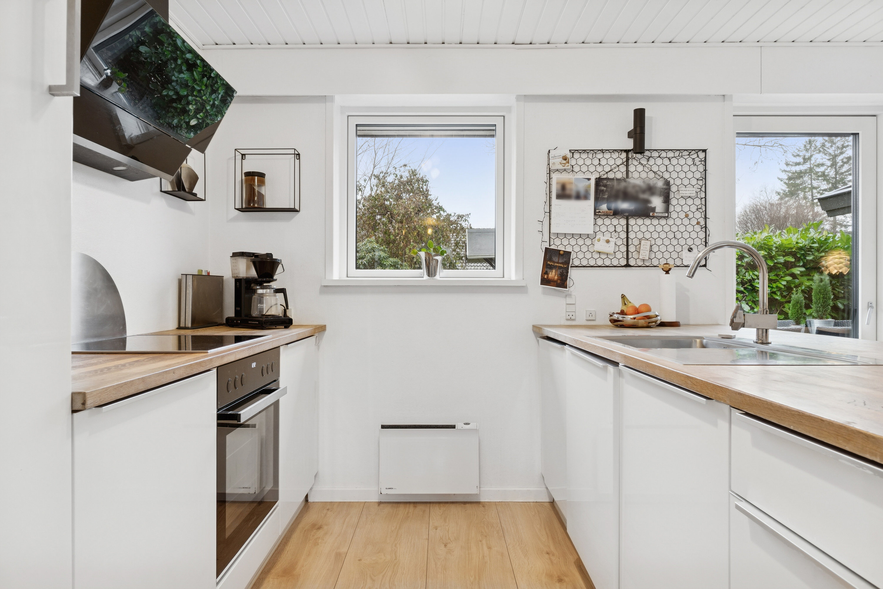 Fremhævet køkken billede i fuldskærmstilstand. Billede af Granvænget 18, Smedeby, 6340 Kruså