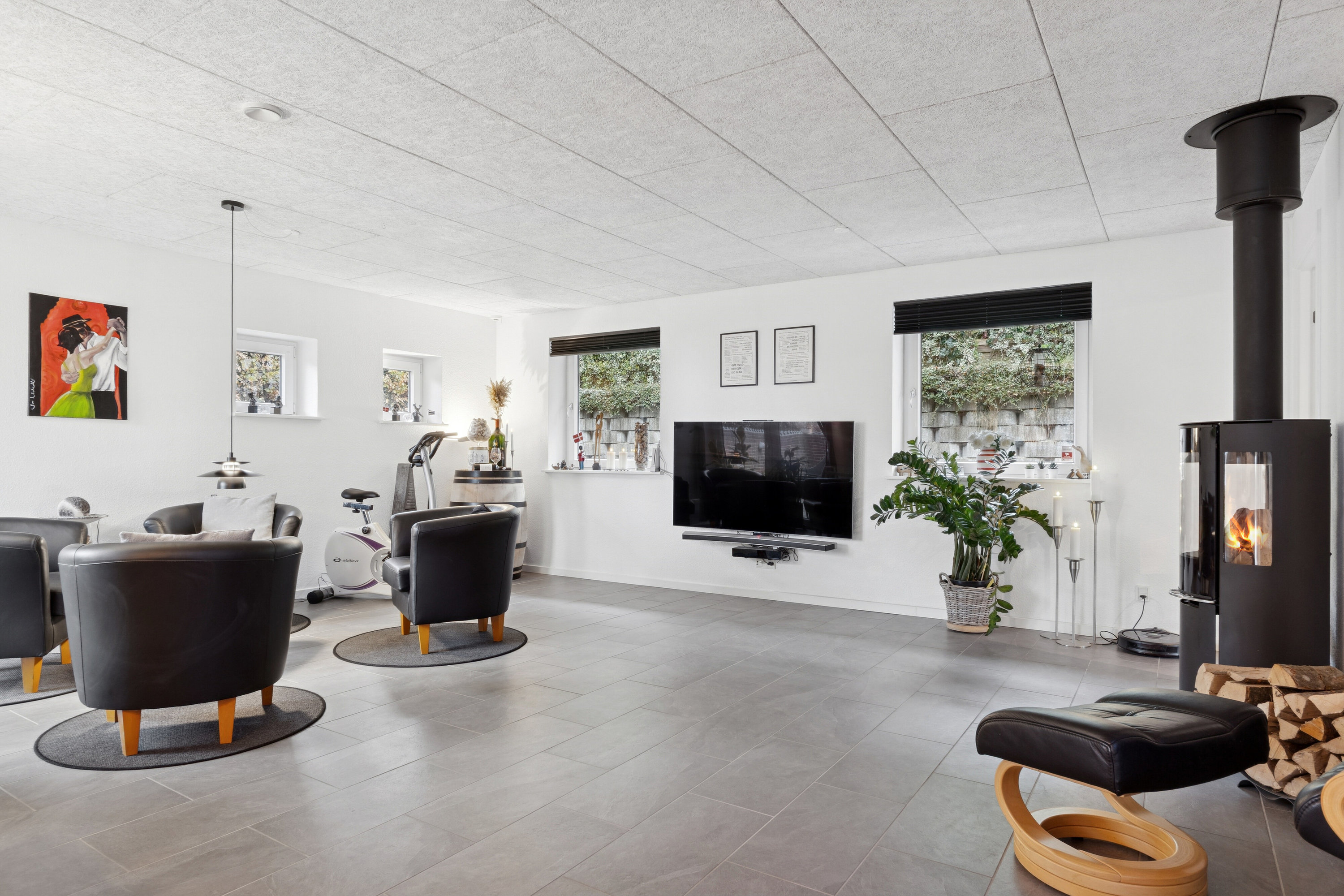 Fremhævet stue billede i fuldskærmstilstand. Billede af Østerskovvej 47E, Kollund, 6340 Kruså