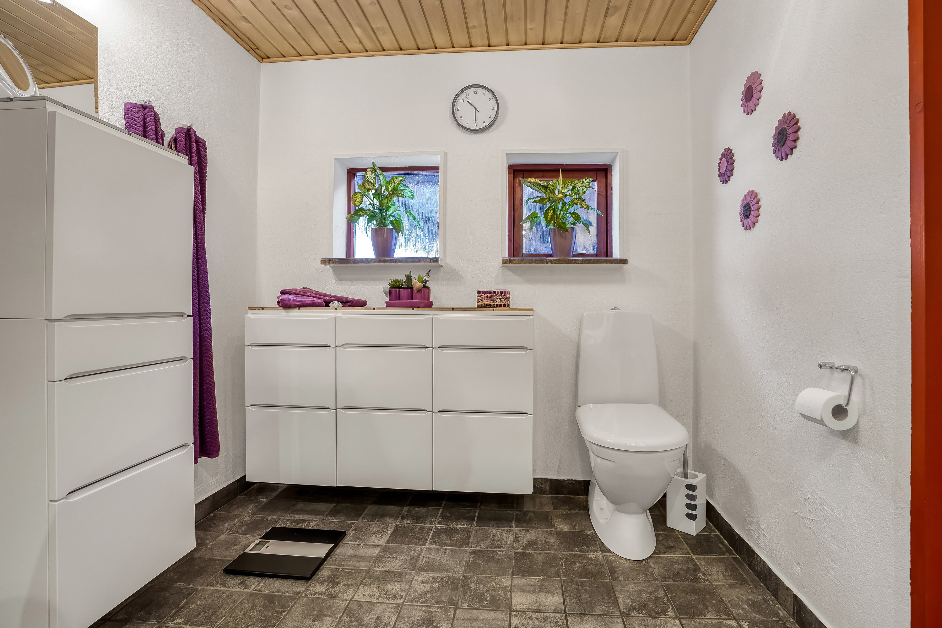 Fremhævet toilet billede i fuldskærmstilstand. Billede af Hollændervej 36, 5500 Middelfart