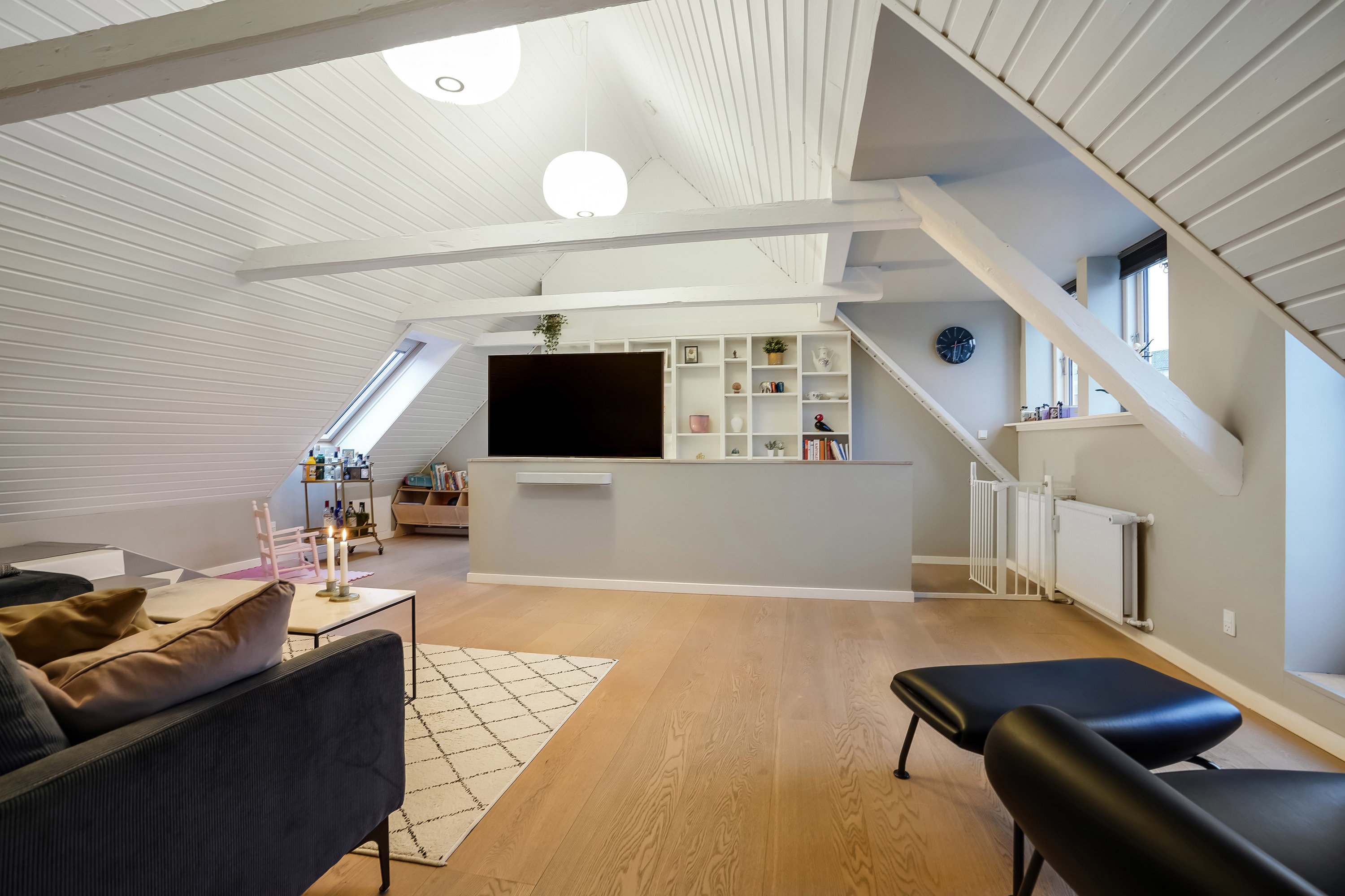 Fremhævet stue billede i fuldskærmstilstand. Billede af Vesterbro 80A, 5000 Odense C