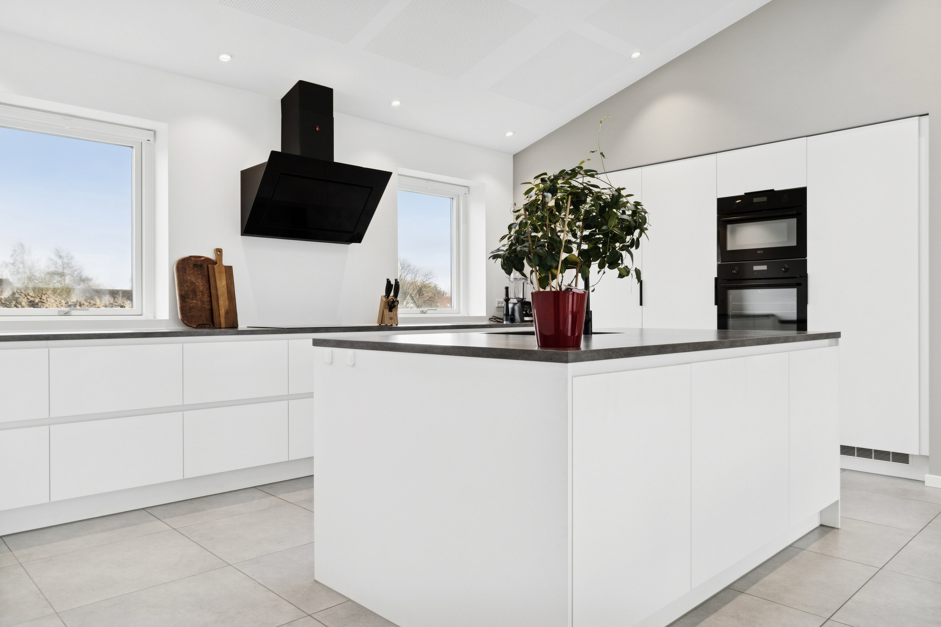 Fremhævet køkken billede i fuldskærmstilstand. Billede af Humle Bakke 1, 4390 Vipperød