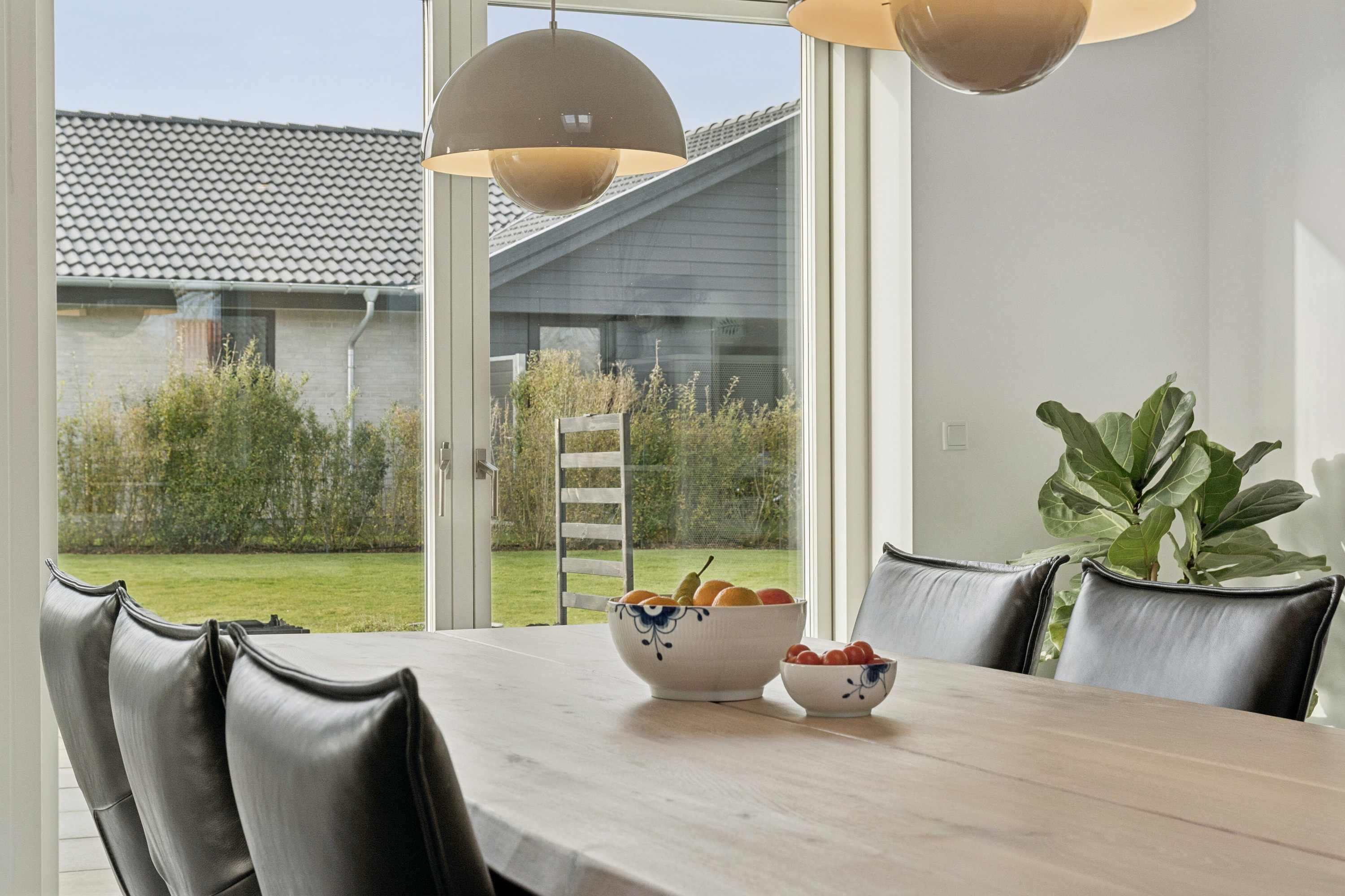 Fremhævet spisestue billede i fuldskærmstilstand. Billede af Humle Bakke 1, 4390 Vipperød