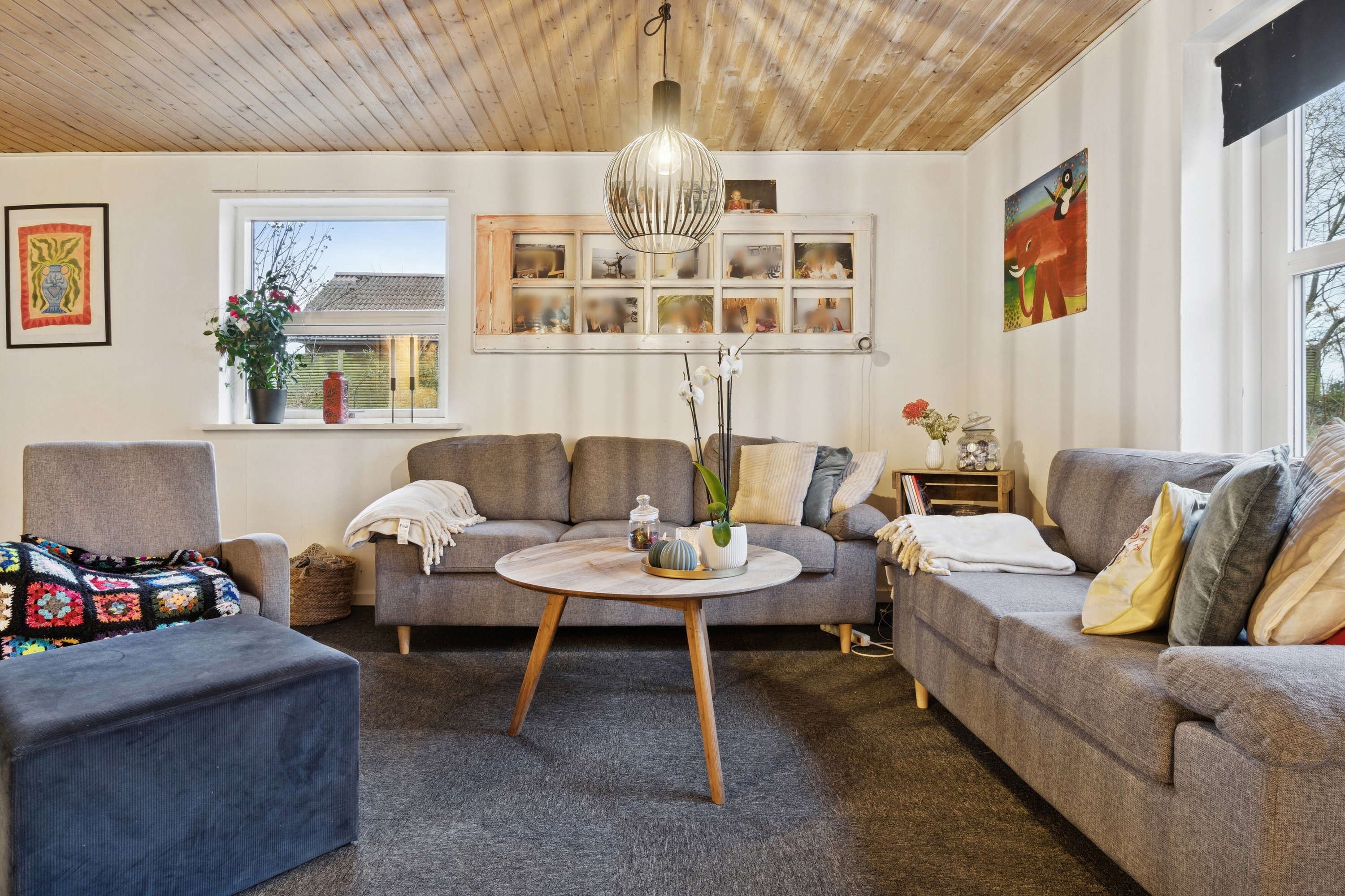 Fremhævet stue billede i fuldskærmstilstand. Billede af Baneengen 13, Nylars, 3720 Aakirkeby