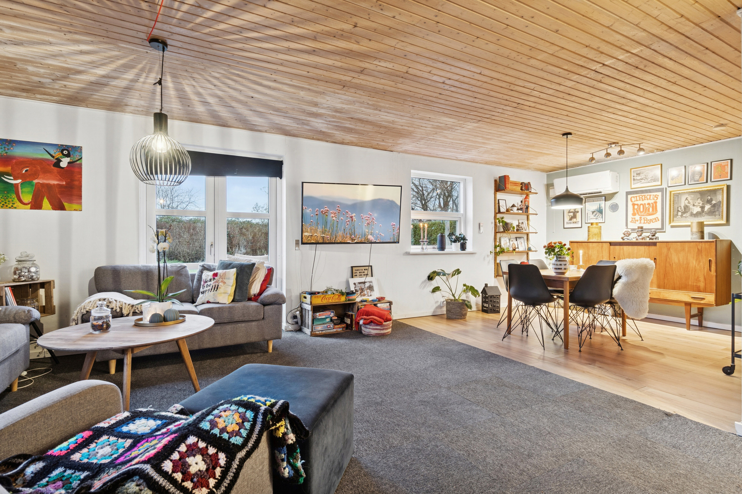 Fremhævet stue billede i fuldskærmstilstand. Billede af Baneengen 13, Nylars, 3720 Aakirkeby