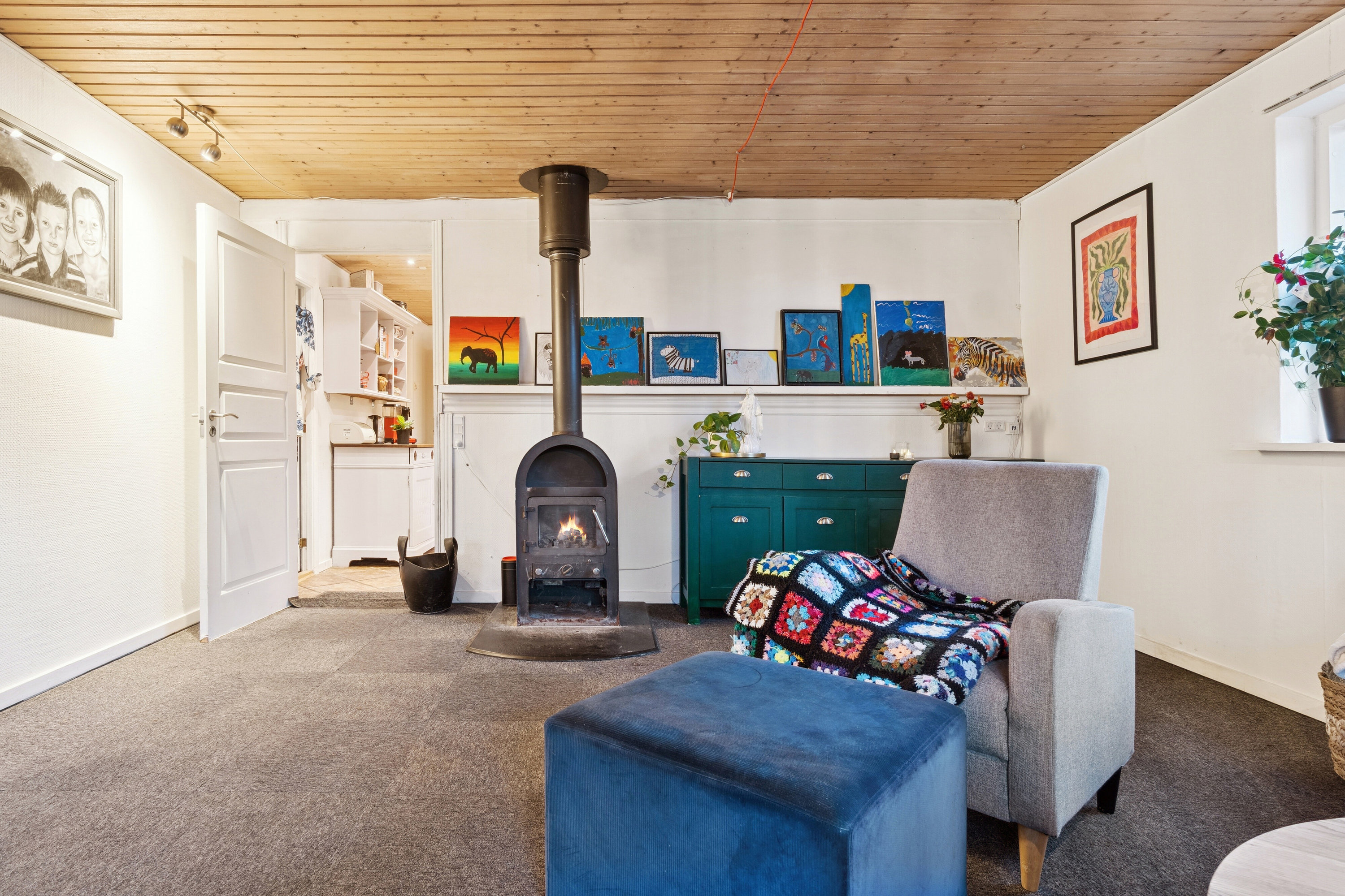 Fremhævet stue billede i fuldskærmstilstand. Billede af Baneengen 13, Nylars, 3720 Aakirkeby