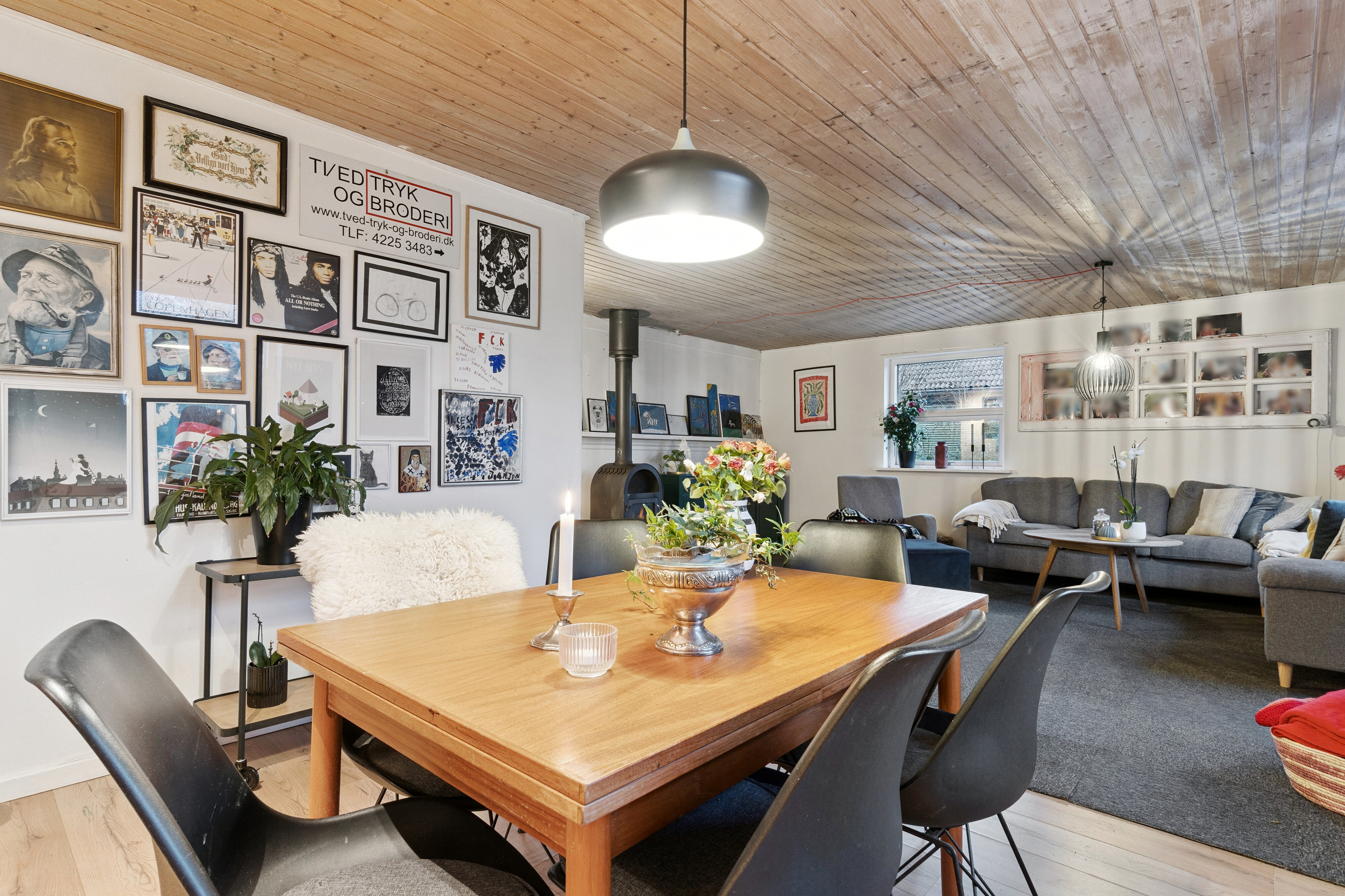 Fremhævet spisestue billede i fuldskærmstilstand. Billede af Baneengen 13, Nylars, 3720 Aakirkeby