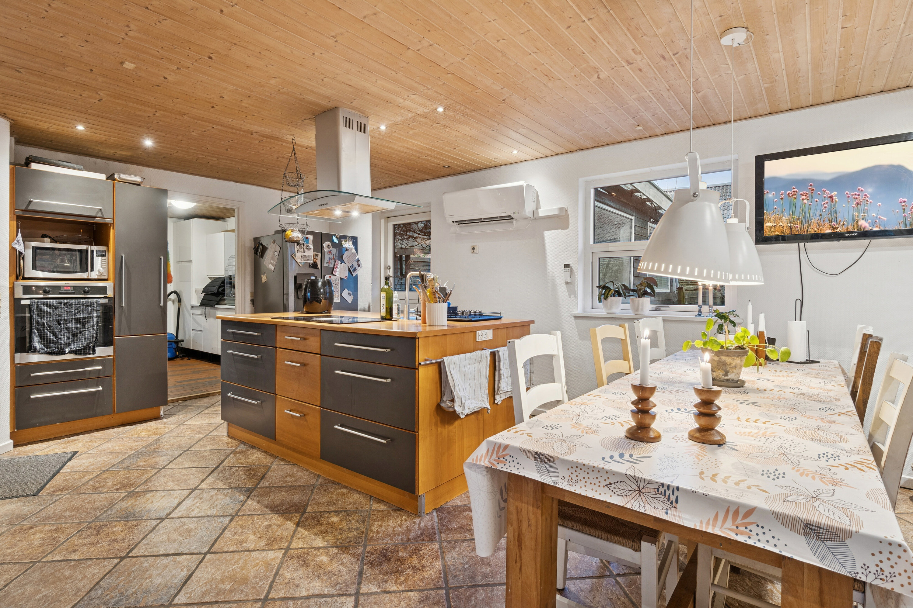 Fremhævet køkken billede i fuldskærmstilstand. Billede af Baneengen 13, Nylars, 3720 Aakirkeby