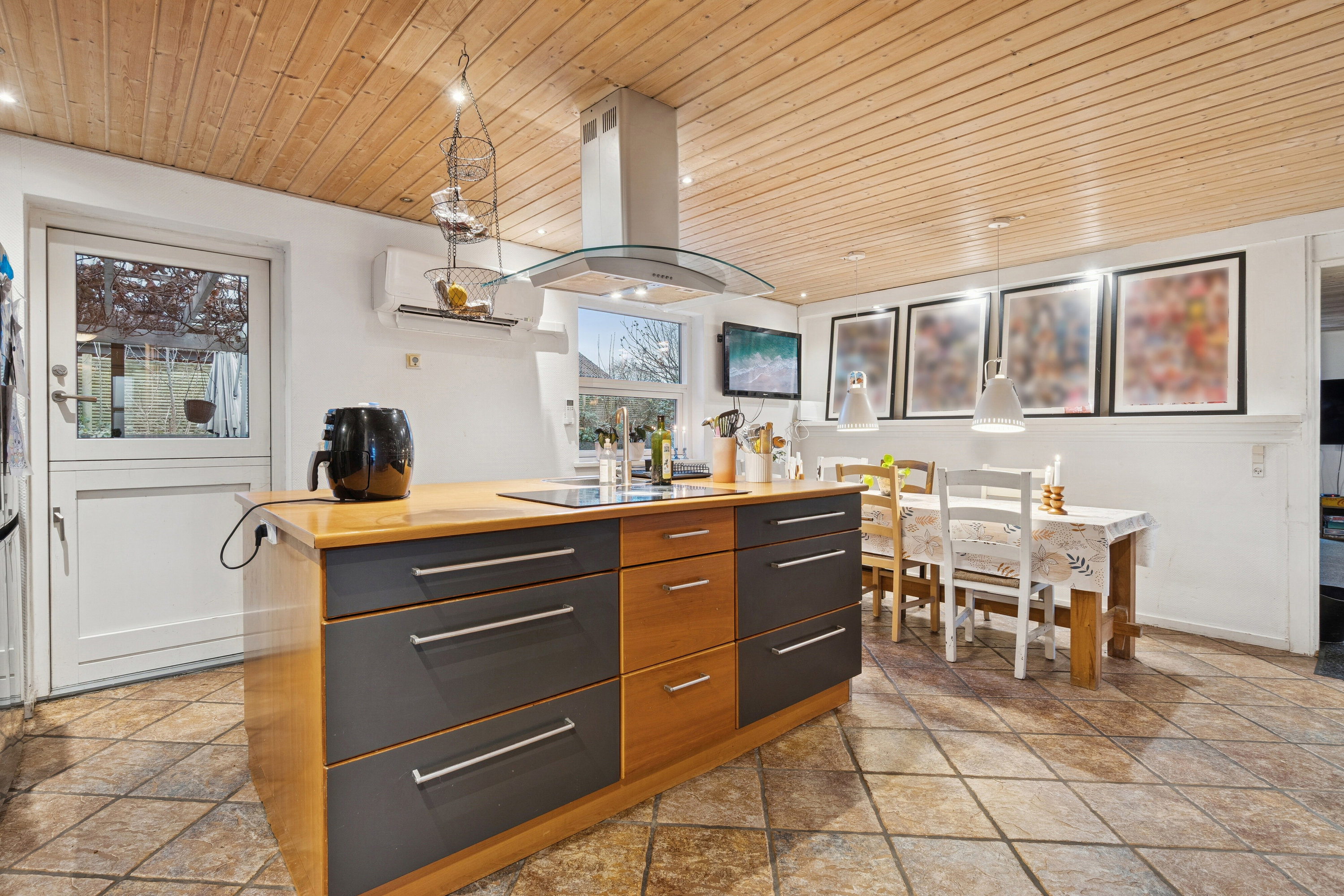 Fremhævet køkken billede i fuldskærmstilstand. Billede af Baneengen 13, Nylars, 3720 Aakirkeby