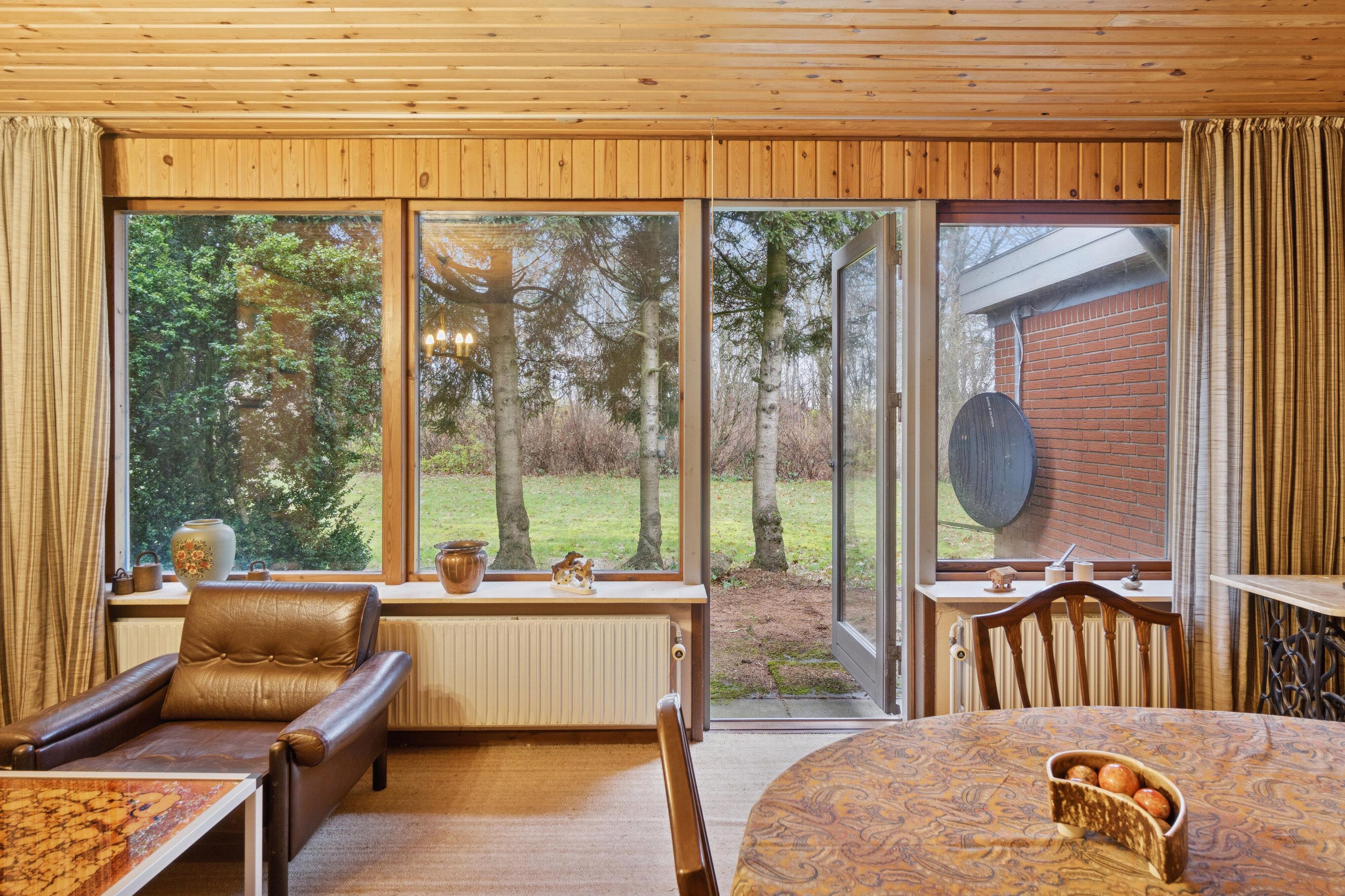 Fremhævet stue billede i fuldskærmstilstand. Billede af Poppelvej 27, 8882 Fårvang