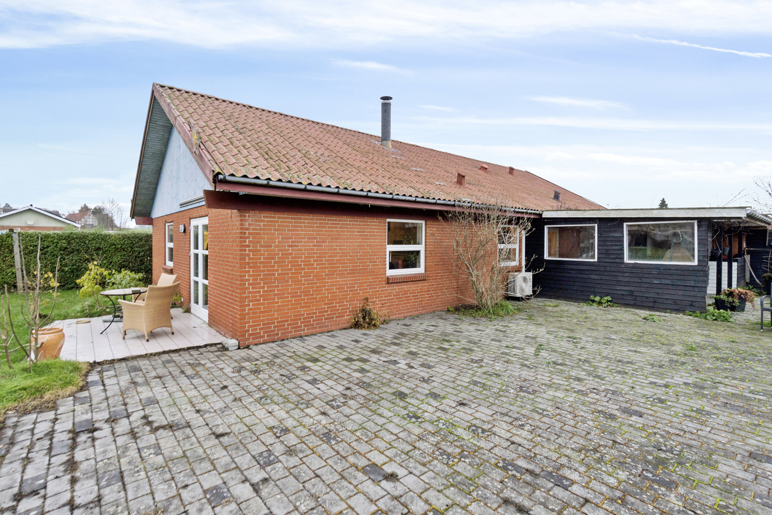 Fremhævet udendørs billede i fuldskærmstilstand. Billede af Baneengen 13, Nylars, 3720 Aakirkeby