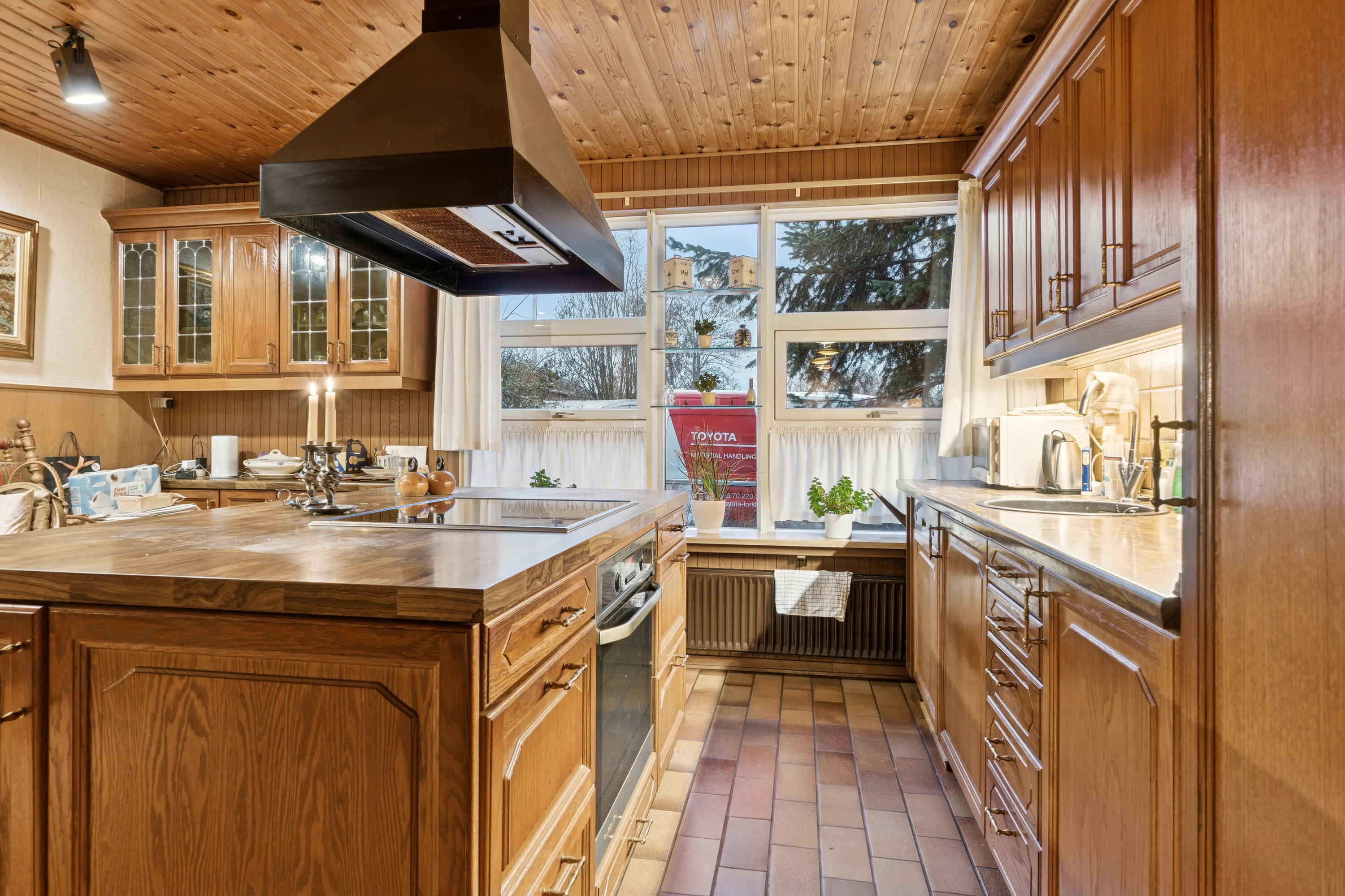 Fremhævet køkken billede i fuldskærmstilstand. Billede af Frøslevvej 37, 6330 Padborg