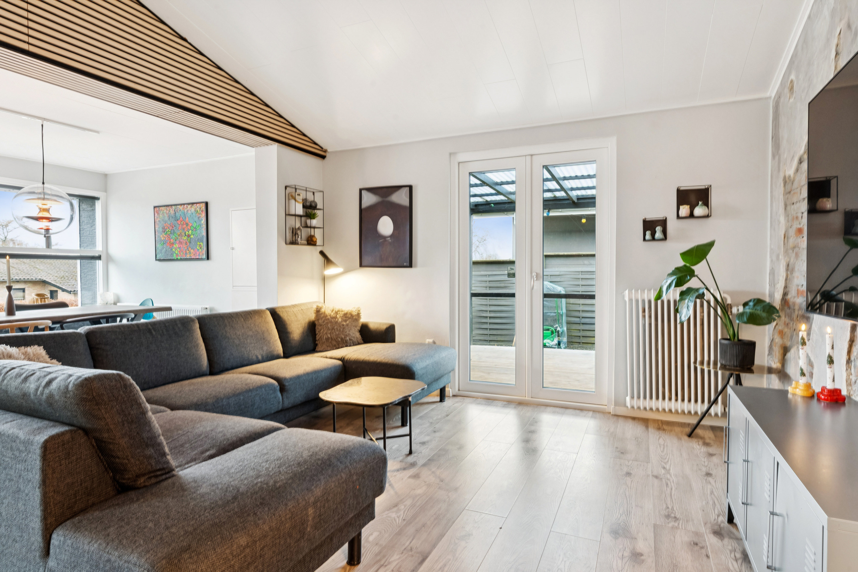 Fremhævet stue billede i fuldskærmstilstand. Billede af Rungsvej 58, 9200 Aalborg SV