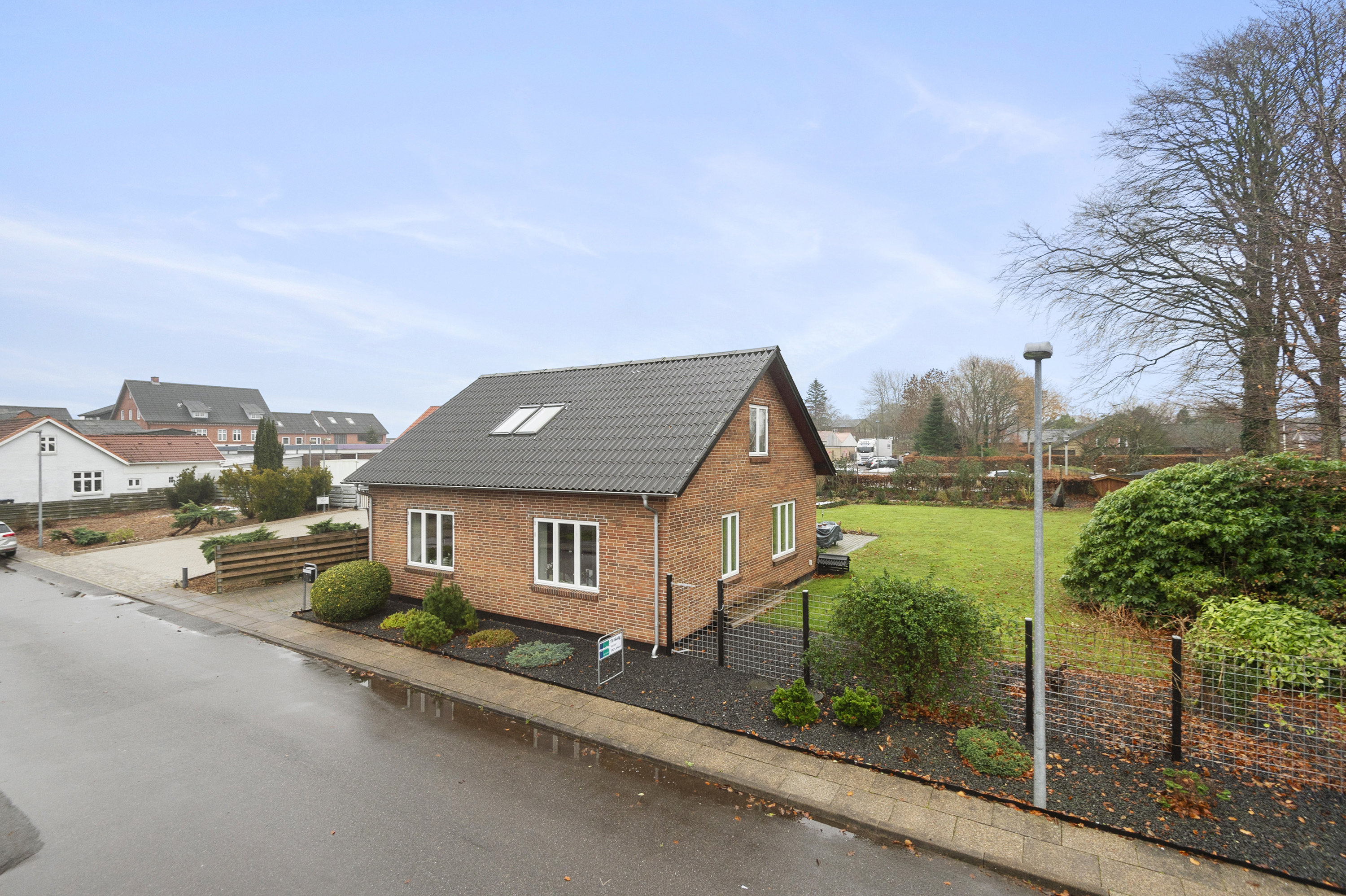 Fremhævet ejendommen billede i fuldskærmstilstand. Billede af Rønnealle 3, 6862 Tistrup