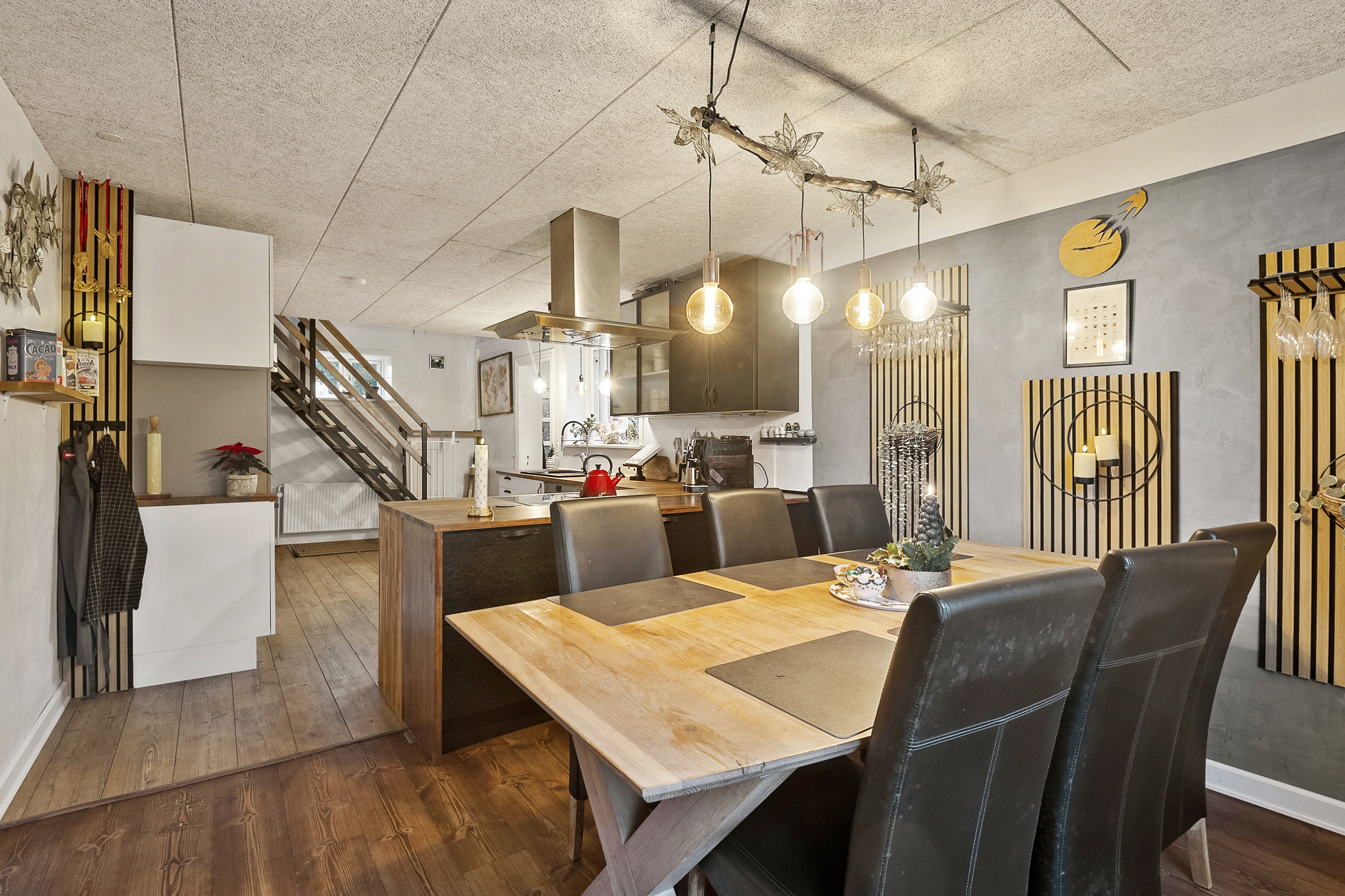 Fremhævet spisestue billede i fuldskærmstilstand. Billede af Rønnealle 3, 6862 Tistrup