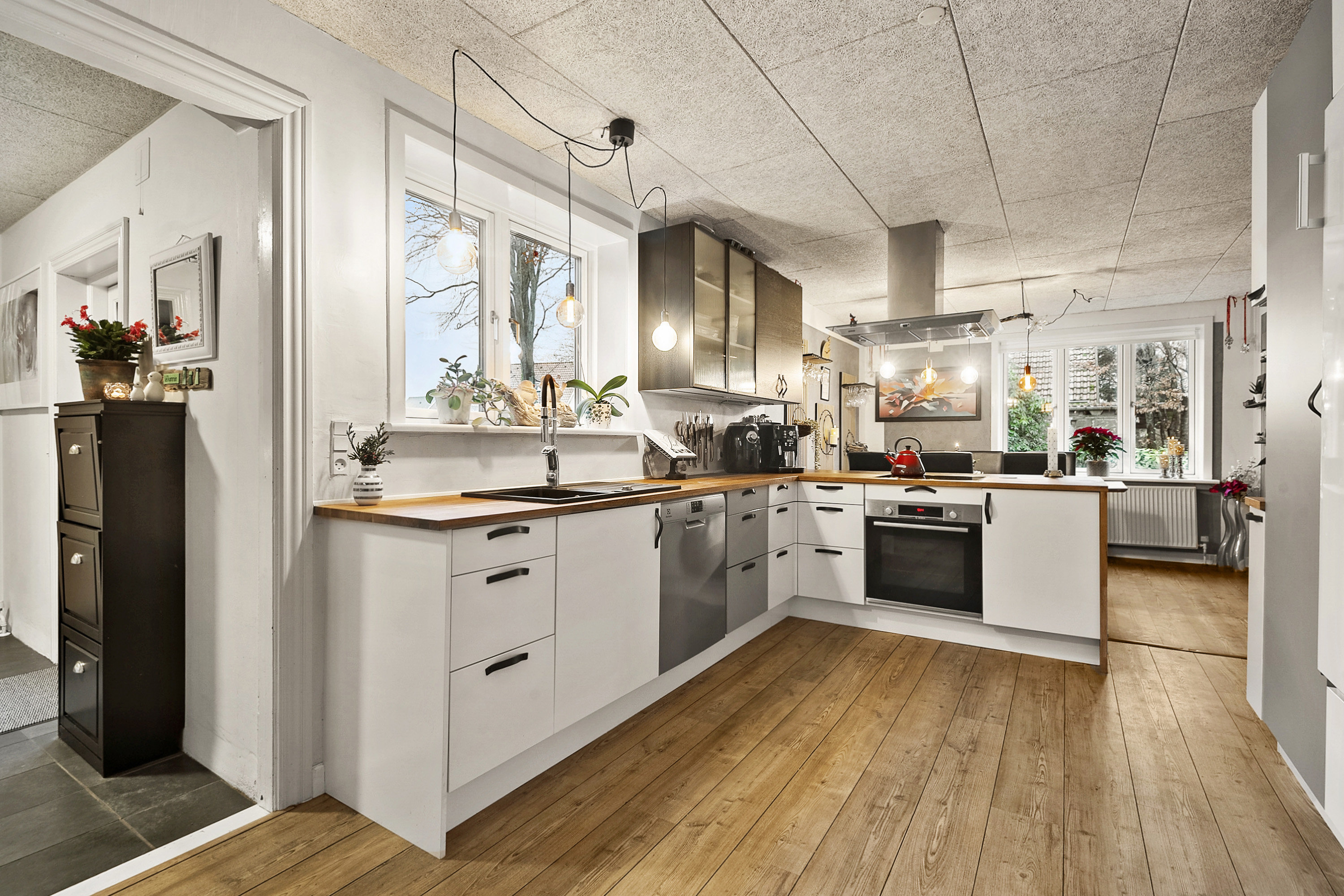 Miniaturebillede 1: køkken. Billede af Rønnealle 3, 6862 Tistrup