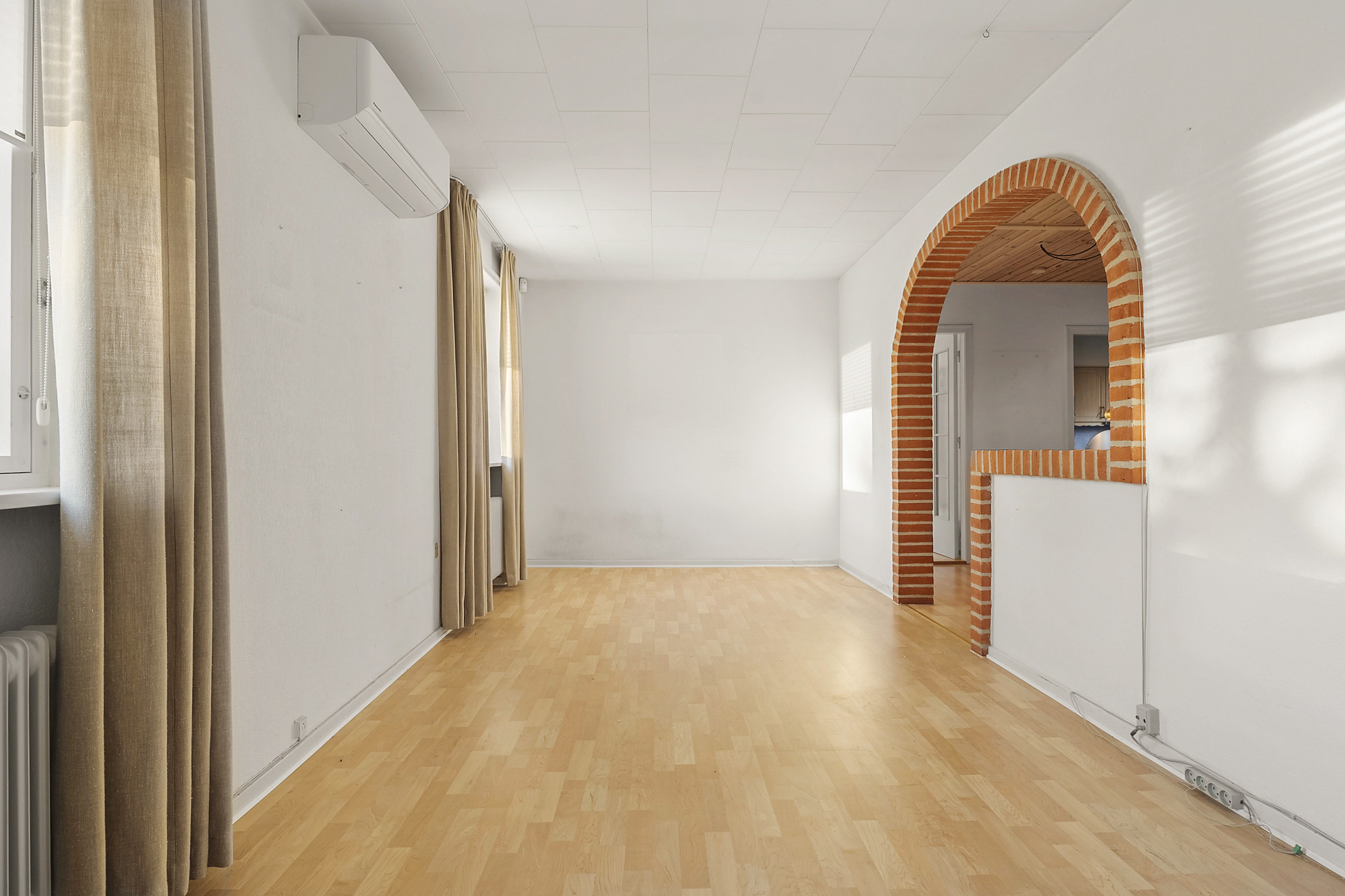 Fremhævet stue billede i fuldskærmstilstand. Billede af Munkekæret 12, Bjergby, 9800 Hjørring