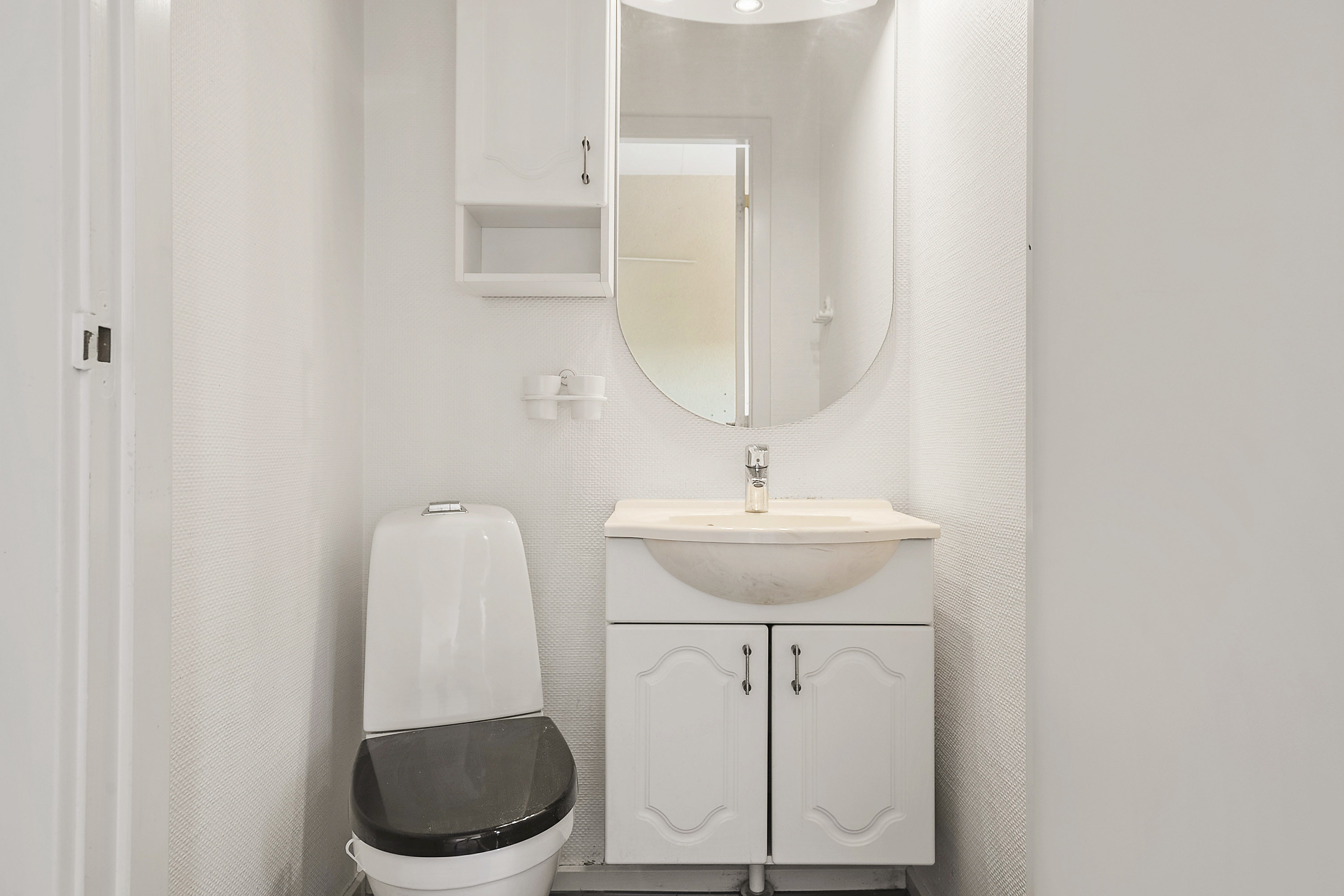 Fremhævet toilet billede i fuldskærmstilstand. Billede af Munkekæret 12, Bjergby, 9800 Hjørring