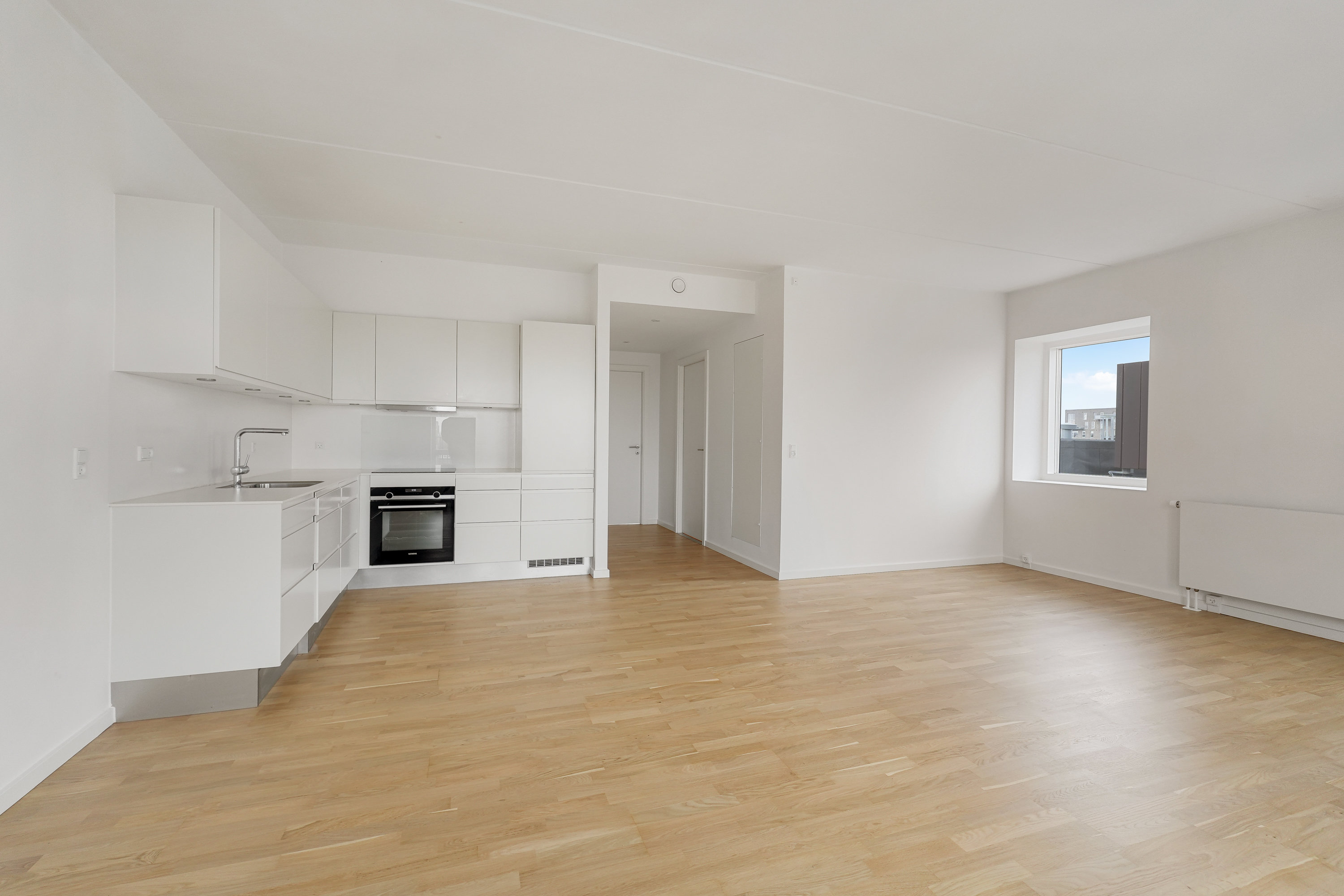 Fremhævet andet billede i fuldskærmstilstand. Billede af Robert Jacobsens Vej 40B, 5. th., 2300 København S