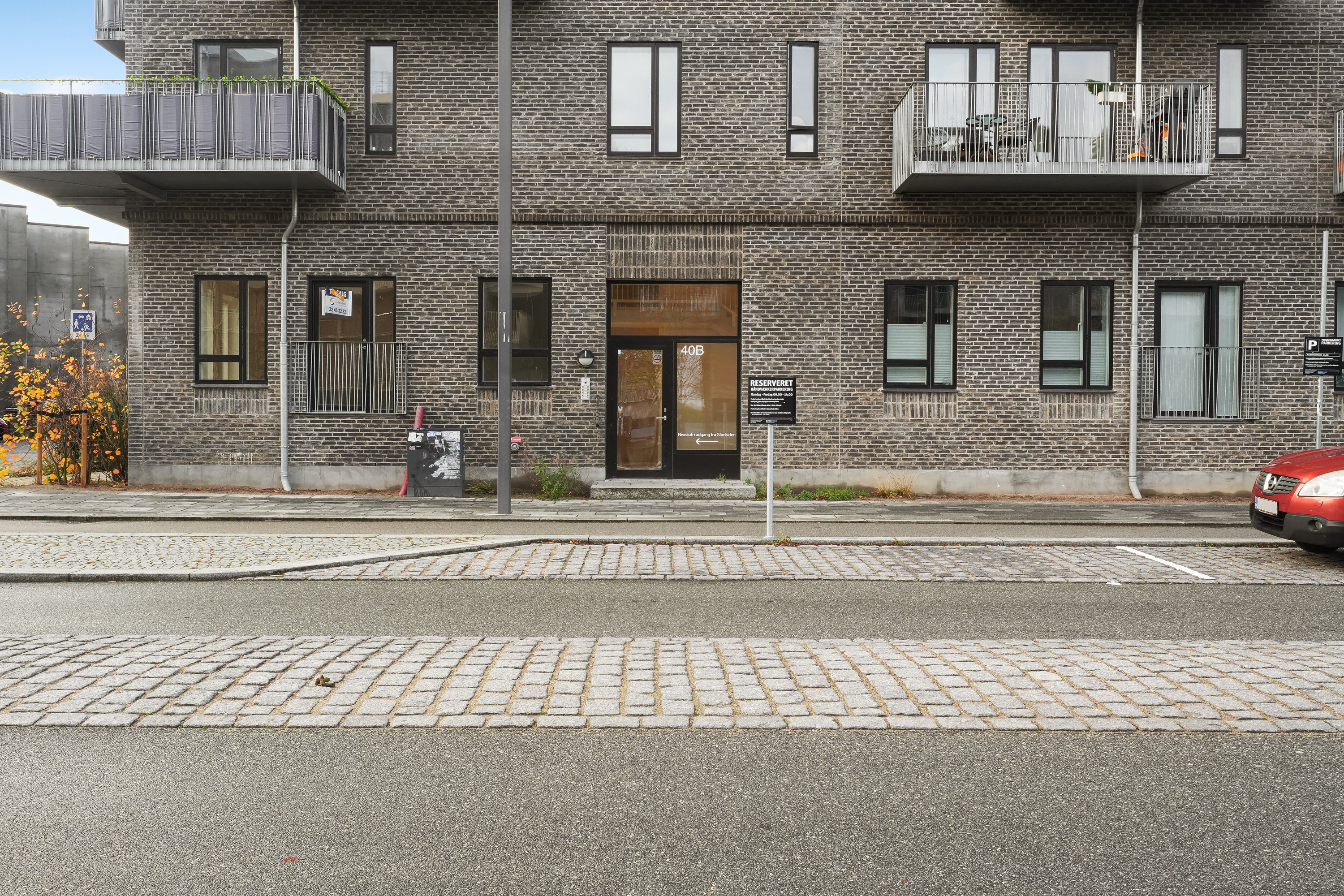 Fremhævet andet billede i fuldskærmstilstand. Billede af Robert Jacobsens Vej 40B, 5. th., 2300 København S