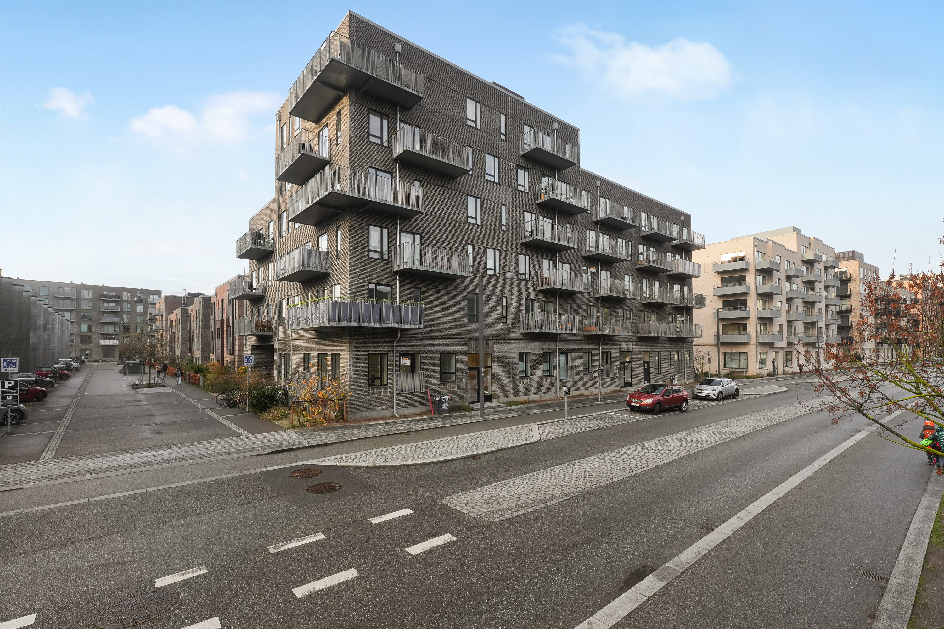 Fremhævet andet billede i fuldskærmstilstand. Billede af Robert Jacobsens Vej 40B, 5. th., 2300 København S