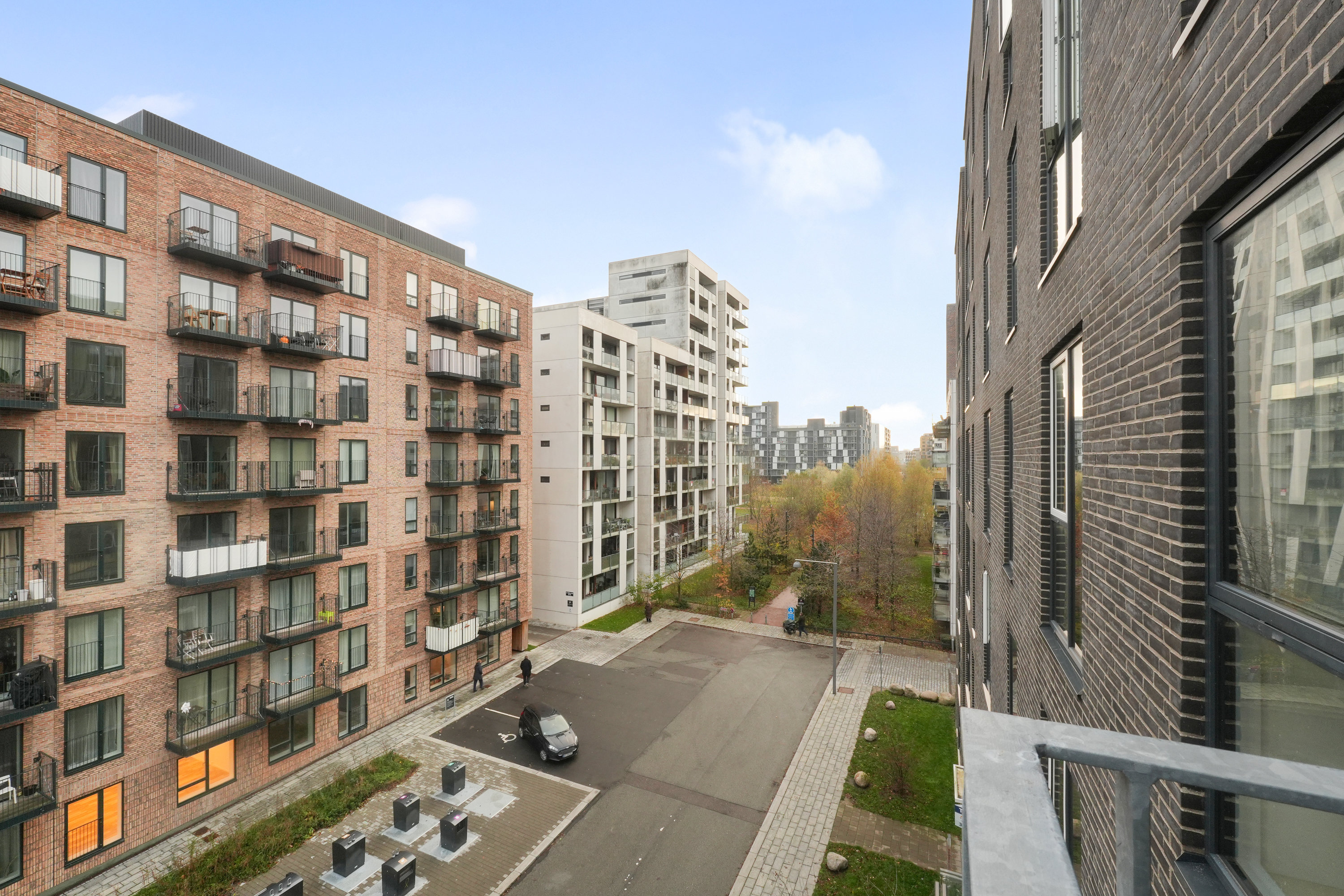 Fremhævet andet billede i fuldskærmstilstand. Billede af C.F. Møllers Allé 2D, 4. tv., 2300 København S