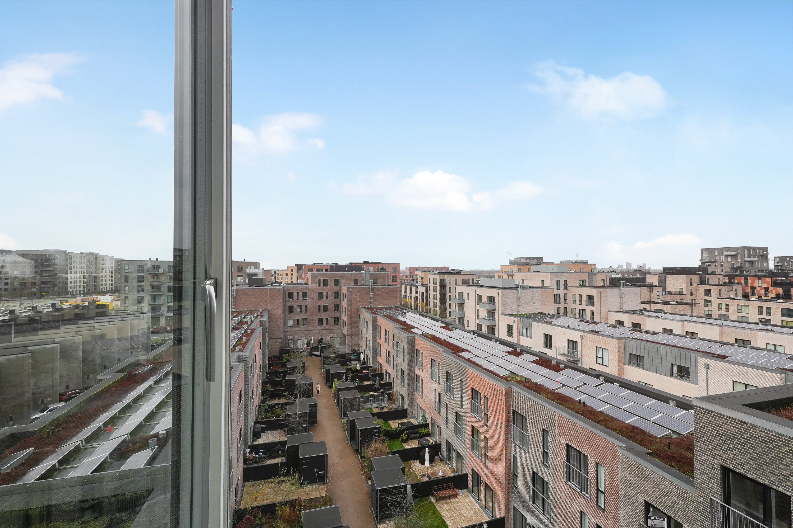 Fremhævet andet billede i fuldskærmstilstand. Billede af Robert Jacobsens Vej 40B, 5. th., 2300 København S