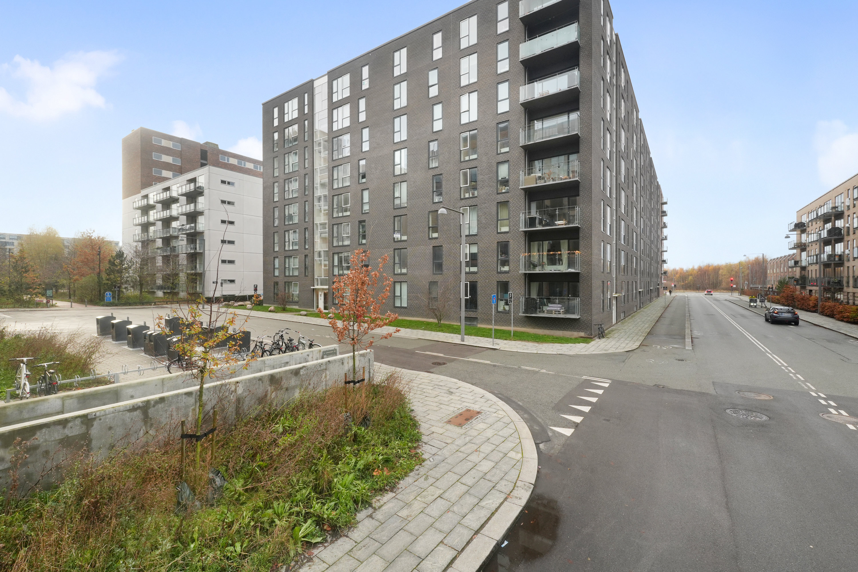 Fremhævet andet billede i fuldskærmstilstand. Billede af C.F. Møllers Allé 2D, 4. tv., 2300 København S