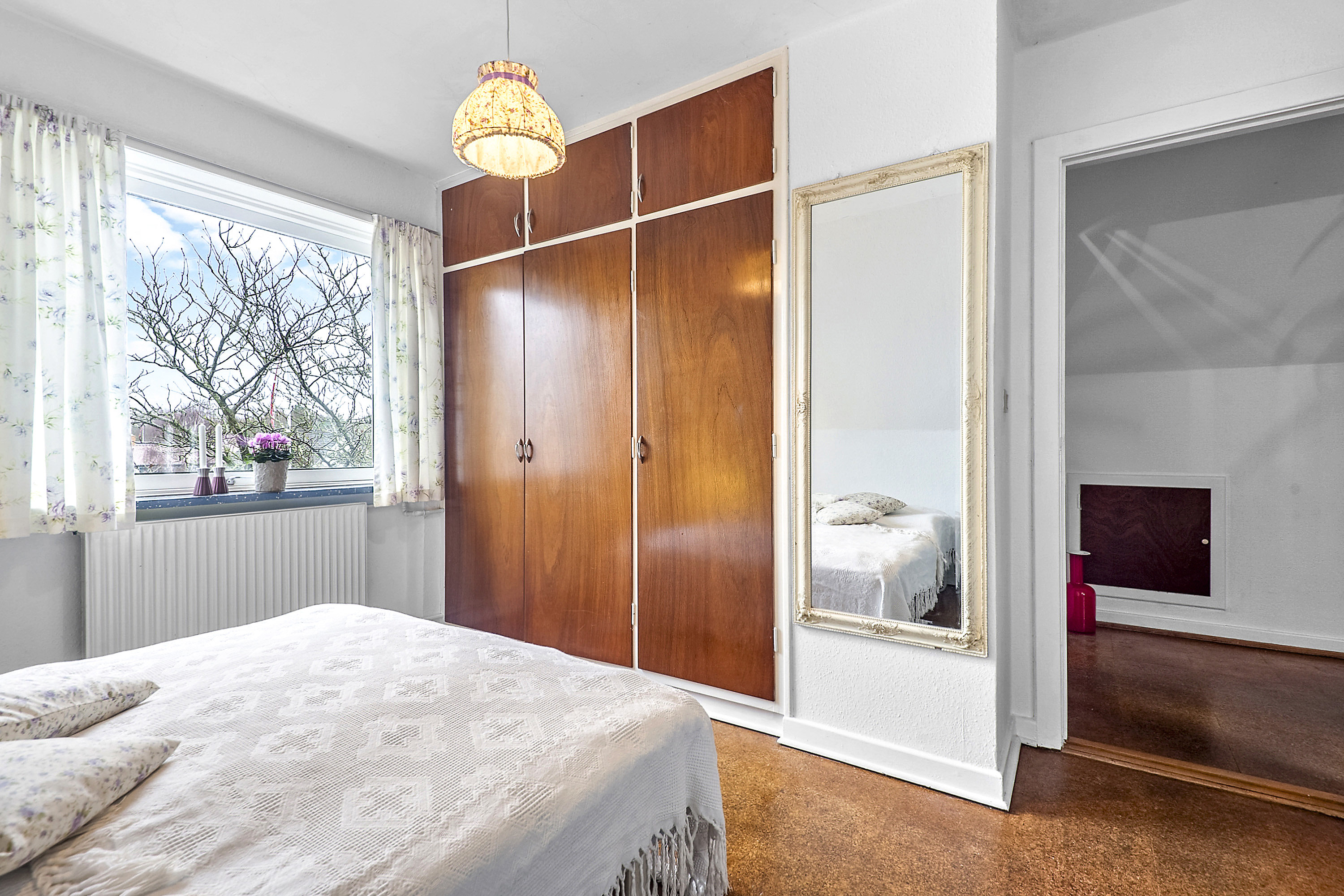 Fremhævet soveværelse billede i fuldskærmstilstand. Billede af Hasselvej 8, 6705 Esbjerg Ø