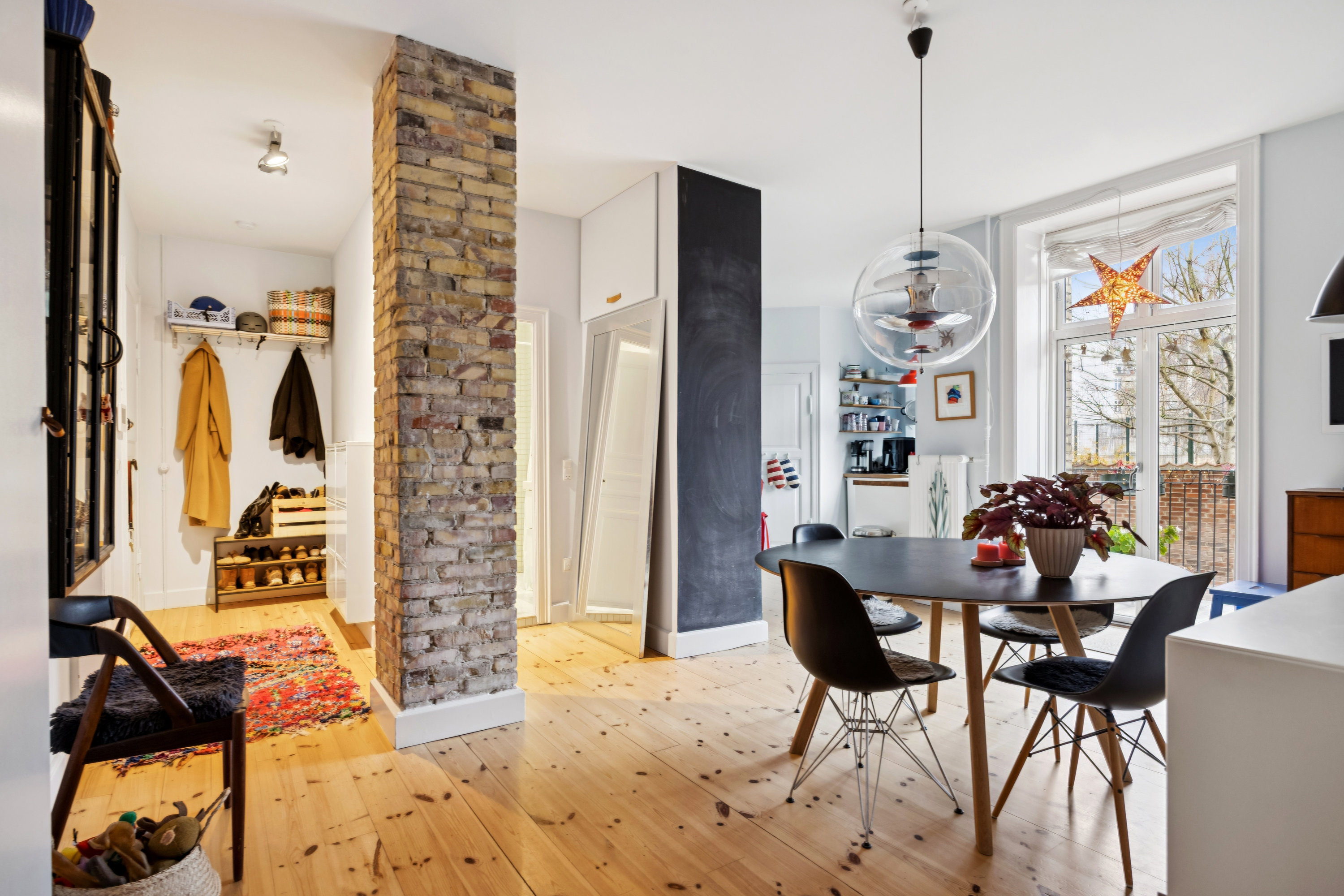 Fremhævet stue billede i fuldskærmstilstand. Billede af Henrik Steffens Vej 6, st.. th., 1866 Frederiksberg C