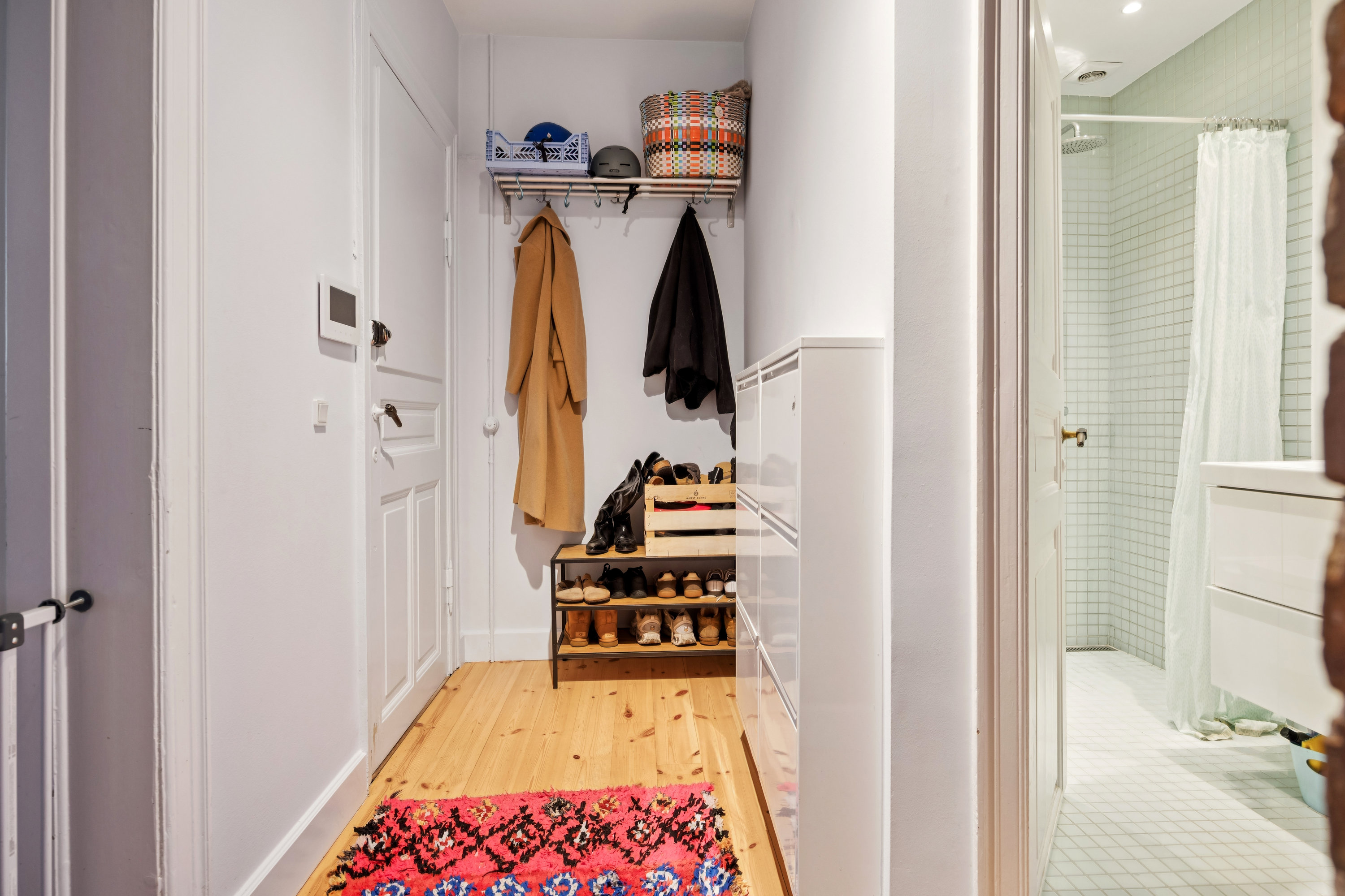 Fremhævet entré billede i fuldskærmstilstand. Billede af Henrik Steffens Vej 6, st.. th., 1866 Frederiksberg C