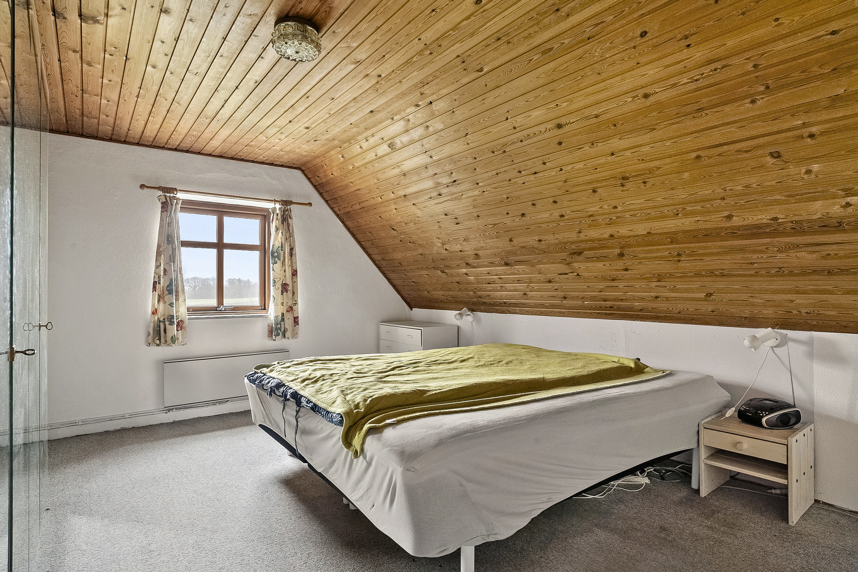 Fremhævet soveværelse billede i fuldskærmstilstand. Billede af Bjerrevej 374, Gramrode, 7130 Juelsminde