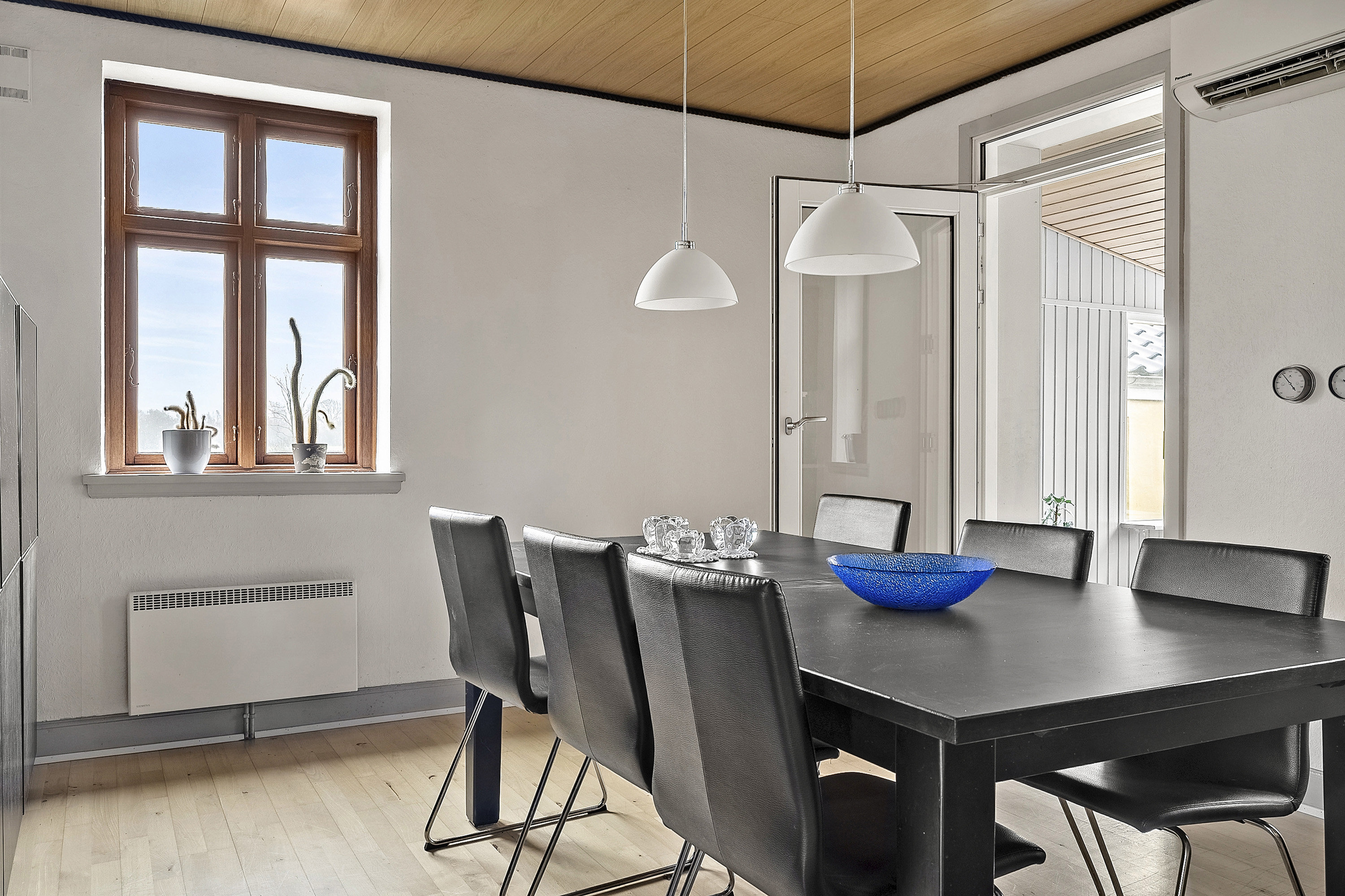 Fremhævet spisestue billede i fuldskærmstilstand. Billede af Bjerrevej 374, Gramrode, 7130 Juelsminde