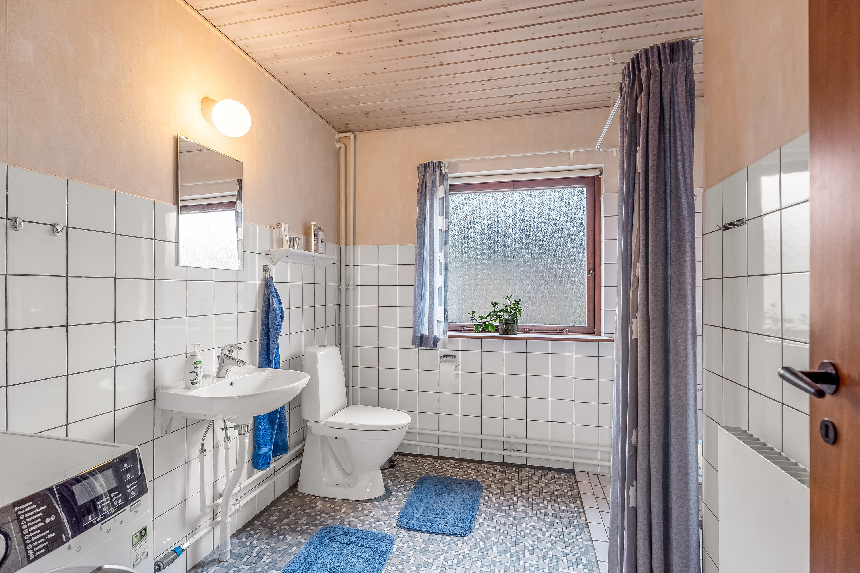 Fremhævet badeværelse billede i fuldskærmstilstand. Billede af Boisens Vej 6, 4930 Maribo