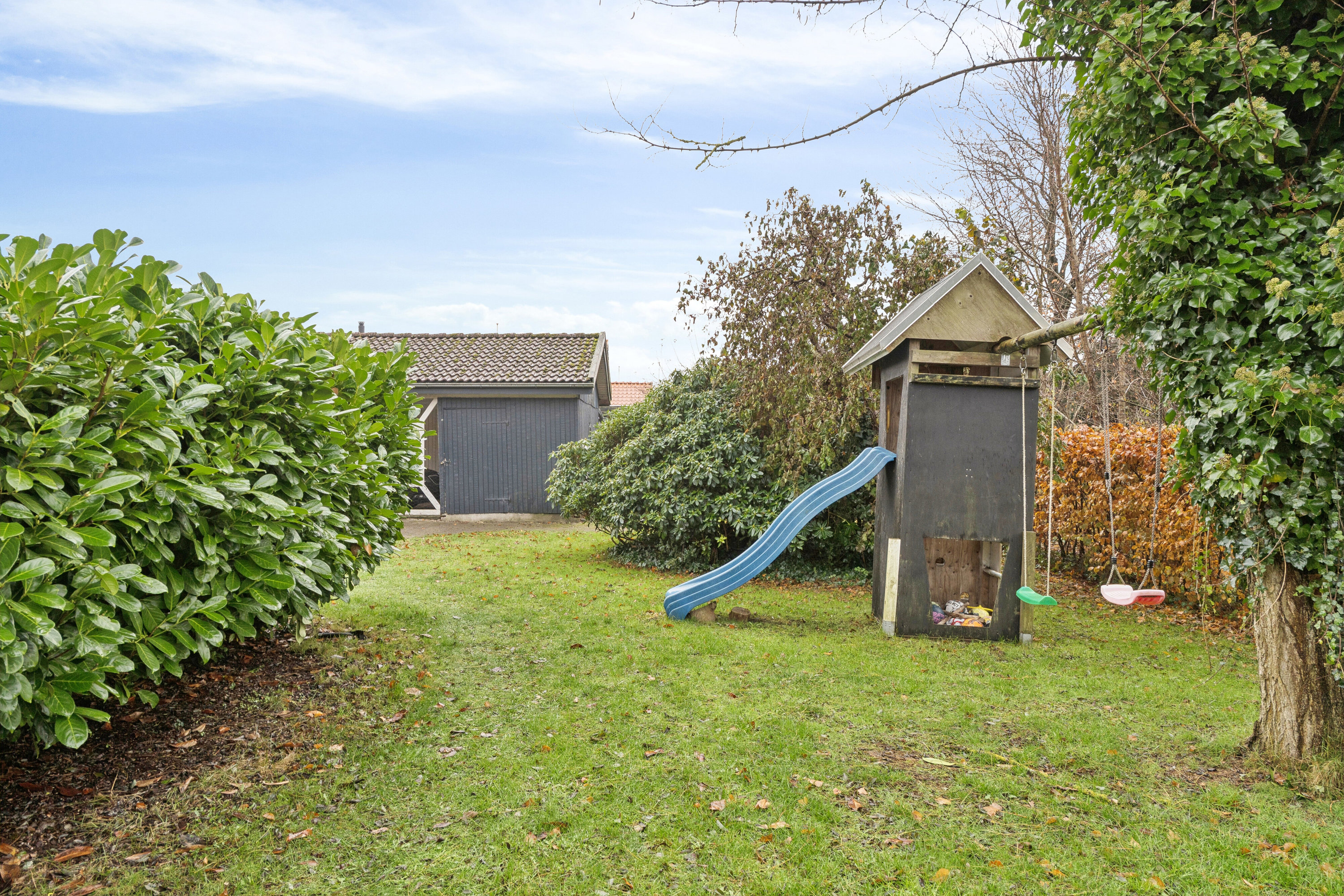 Fremhævet udendørs billede i fuldskærmstilstand. Billede af Granvænget 18, Smedeby, 6340 Kruså