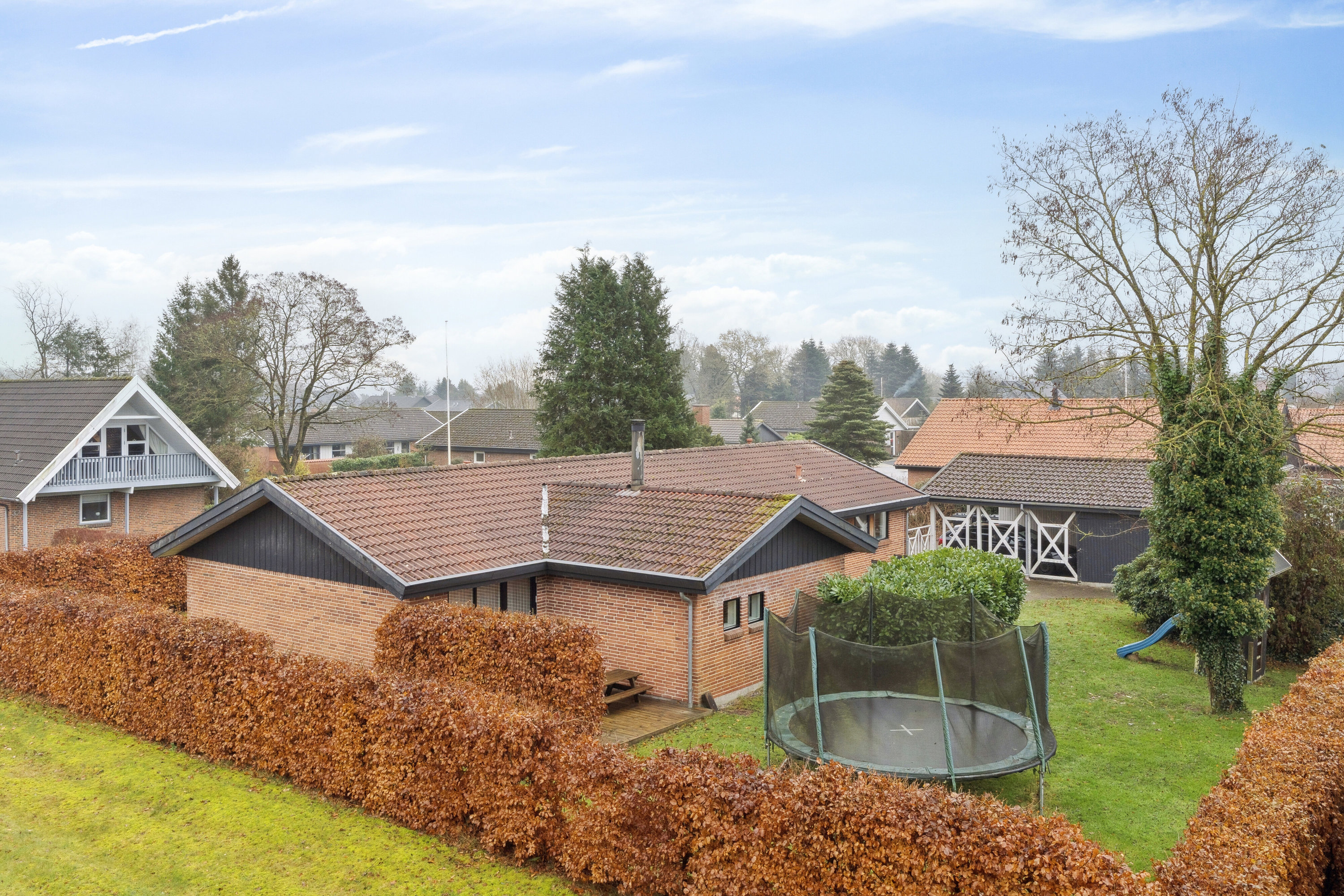 Fremhævet set fra haven billede i fuldskærmstilstand. Billede af Granvænget 18, Smedeby, 6340 Kruså