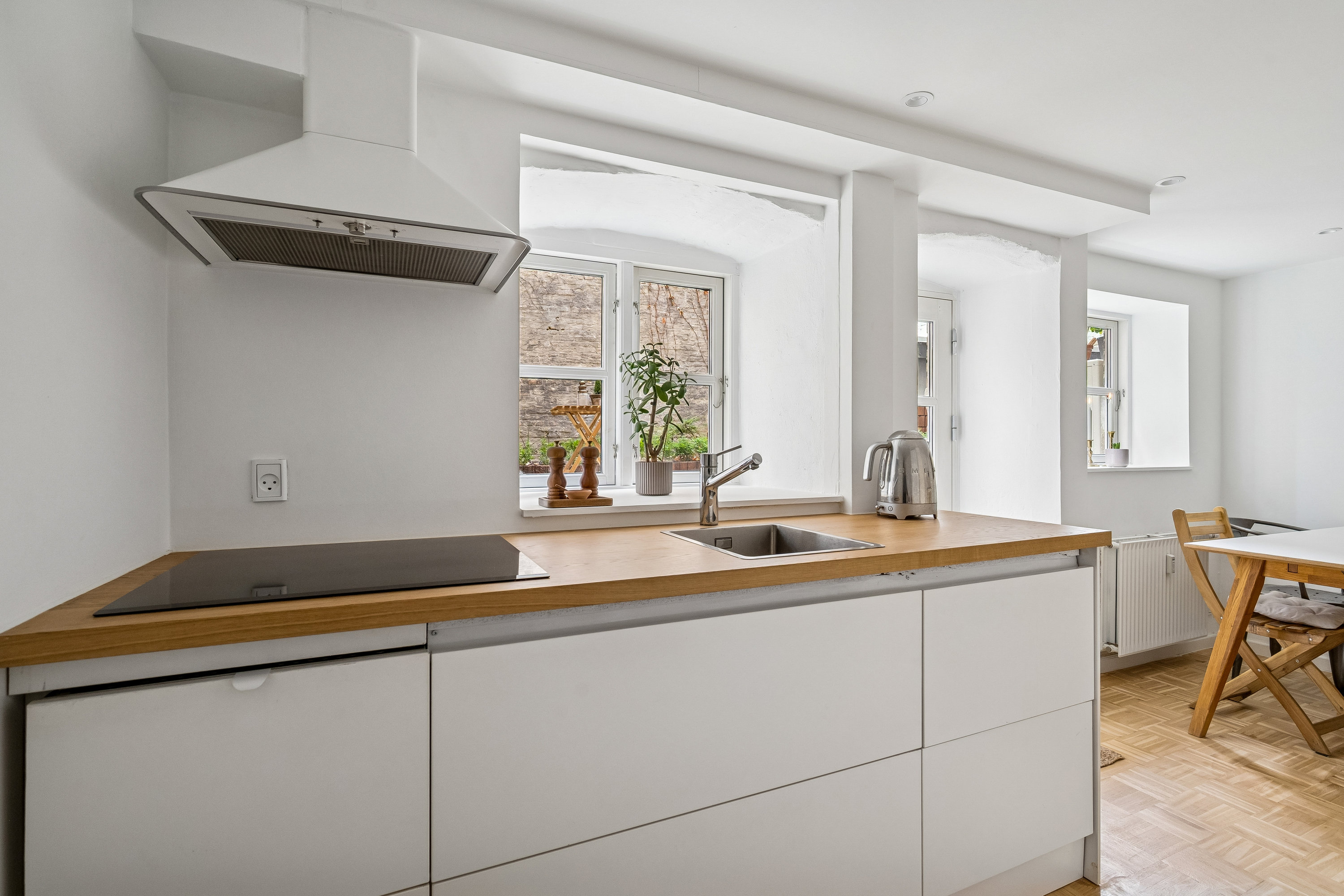 Fremhævet køkken billede i fuldskærmstilstand. Billede af Christiansgade 8, kld.., 8000 Aarhus C