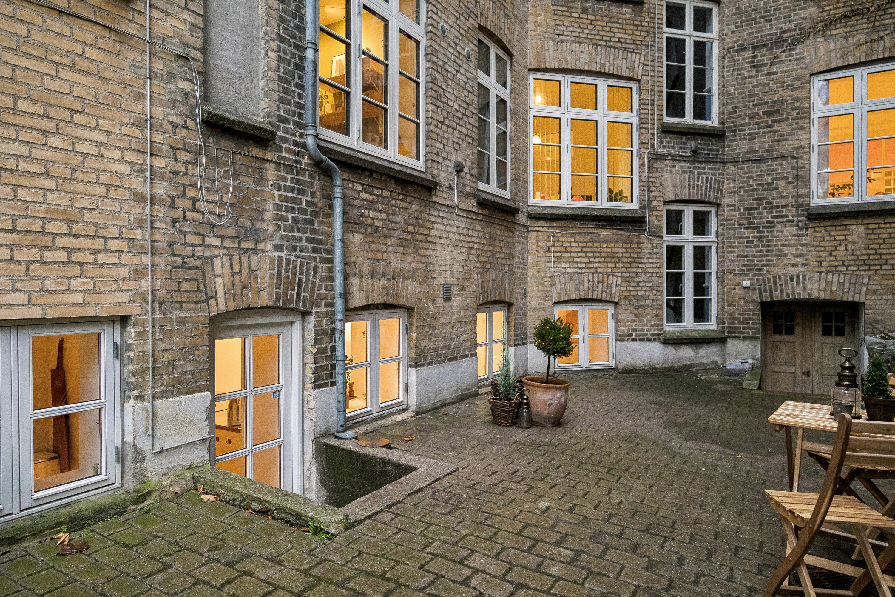 Fremhævet andet billede i fuldskærmstilstand. Billede af Christiansgade 8, kld.., 8000 Aarhus C