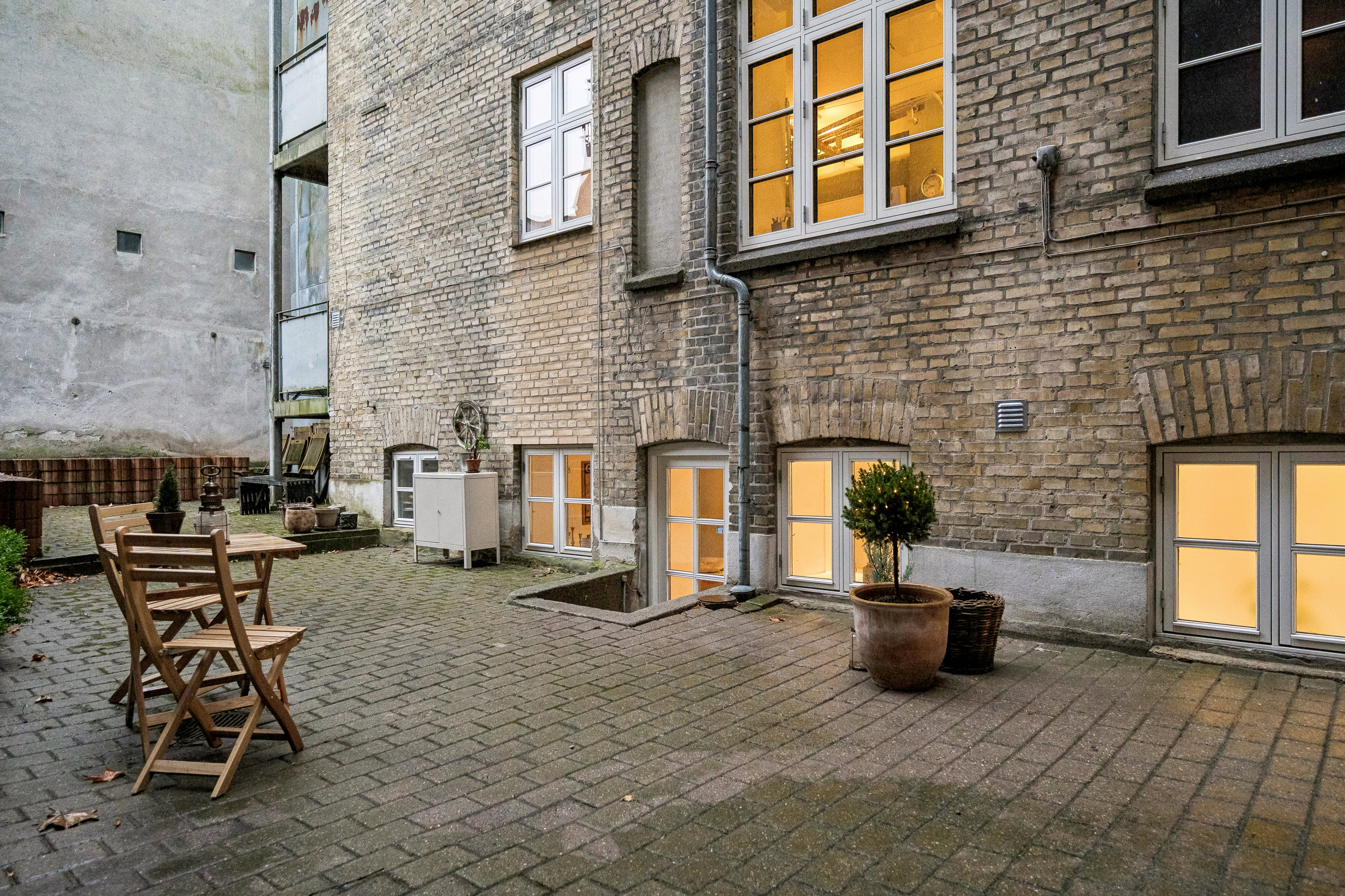 Fremhævet andet billede i fuldskærmstilstand. Billede af Christiansgade 8, kld.., 8000 Aarhus C