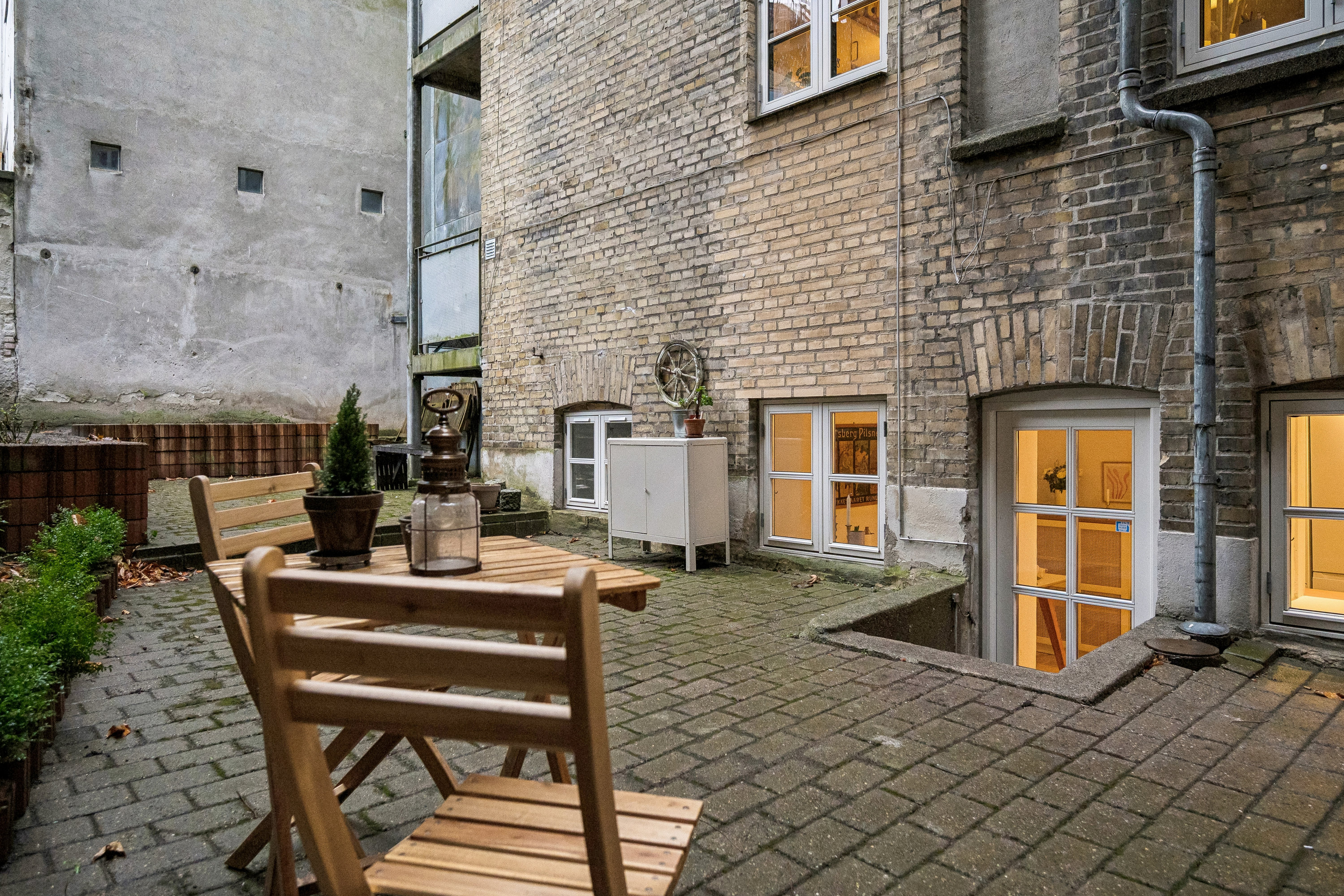 Fremhævet andet billede i fuldskærmstilstand. Billede af Christiansgade 8, kld.., 8000 Aarhus C