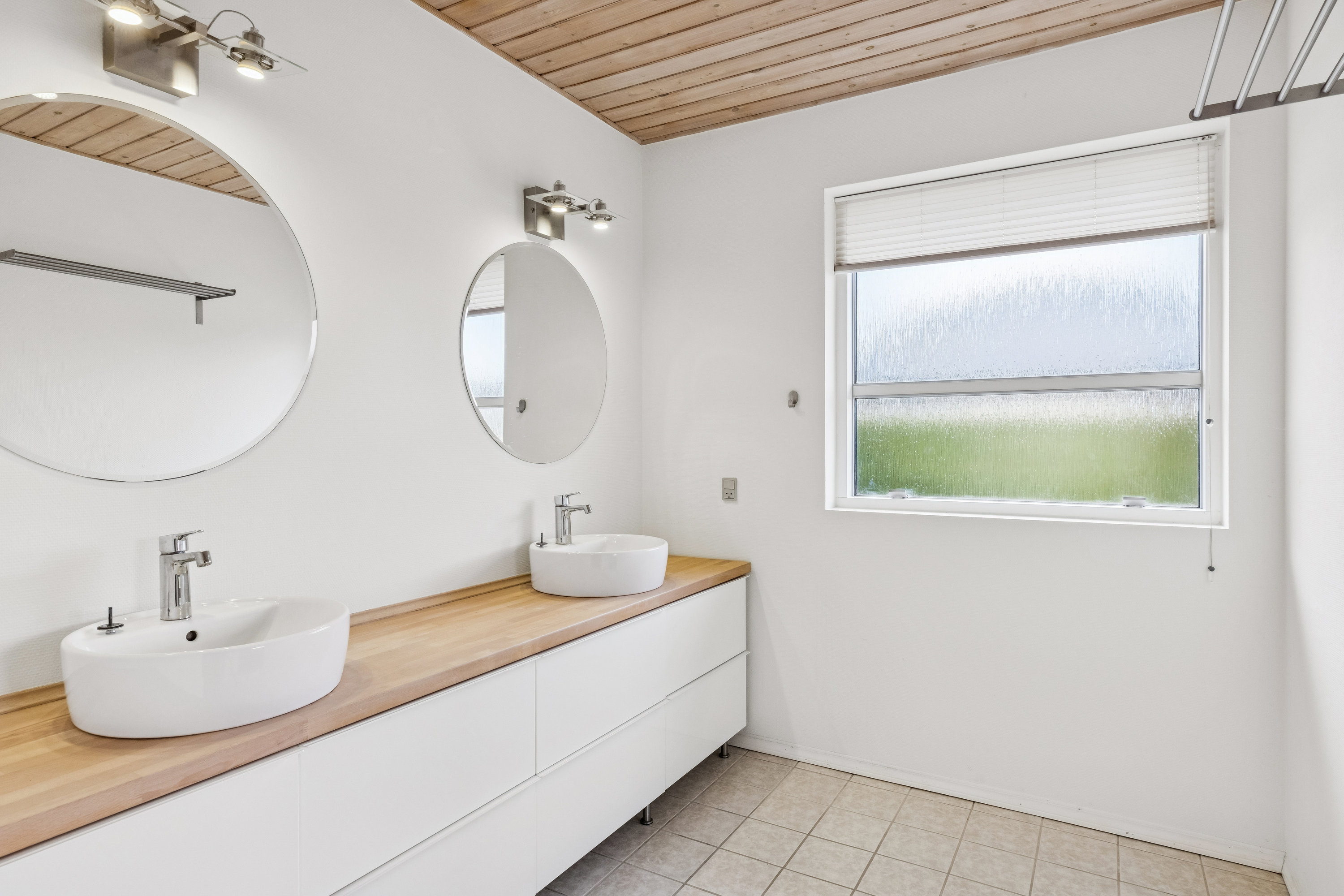 Fremhævet badeværelse billede i fuldskærmstilstand. Billede af Lyøvej 3, 6440 Augustenborg