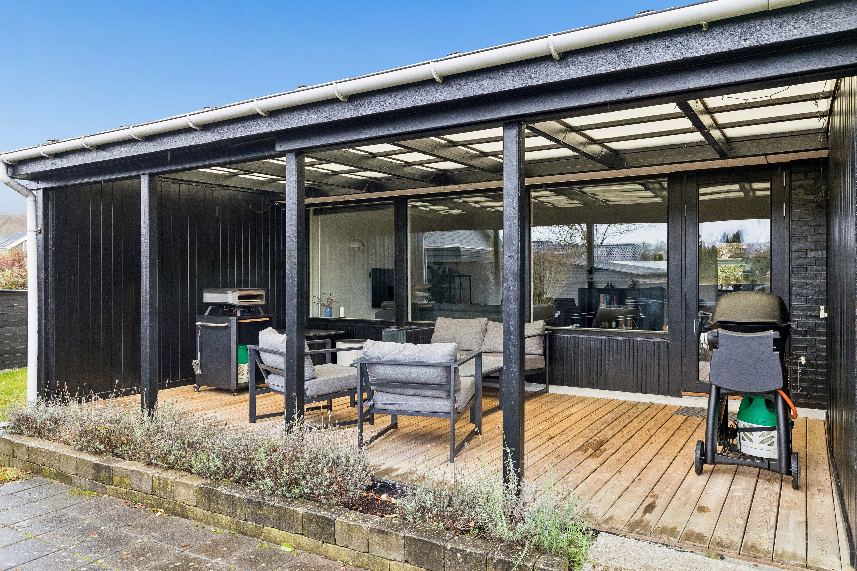 Fremhævet overdækket terrasse billede i fuldskærmstilstand. Billede af Gærdet 1, Vrold, 8660 Skanderborg