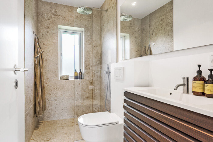 Fremhævet badeværelse billede i fuldskærmstilstand. Billede af Ellemarksvej 9, 1., 8000 Aarhus C