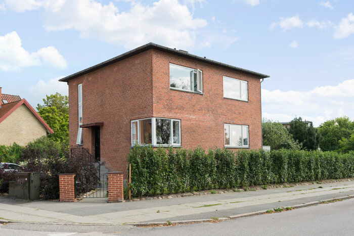 Fremhævet hovedejendom billede i fuldskærmstilstand. Billede af Ellemarksvej 9, 1., 8000 Aarhus C