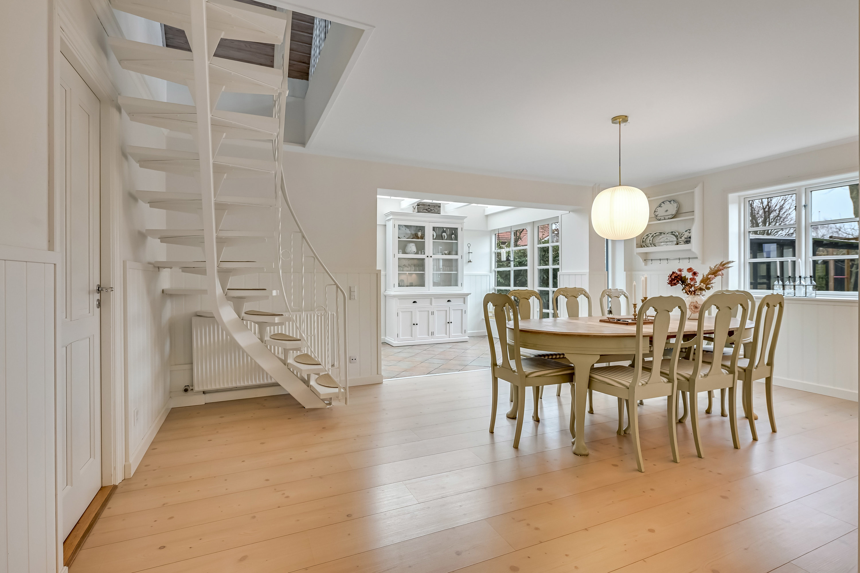 Fremhævet stue billede i fuldskærmstilstand. Billede af Carit Etlars Alle 66, 6700 Esbjerg