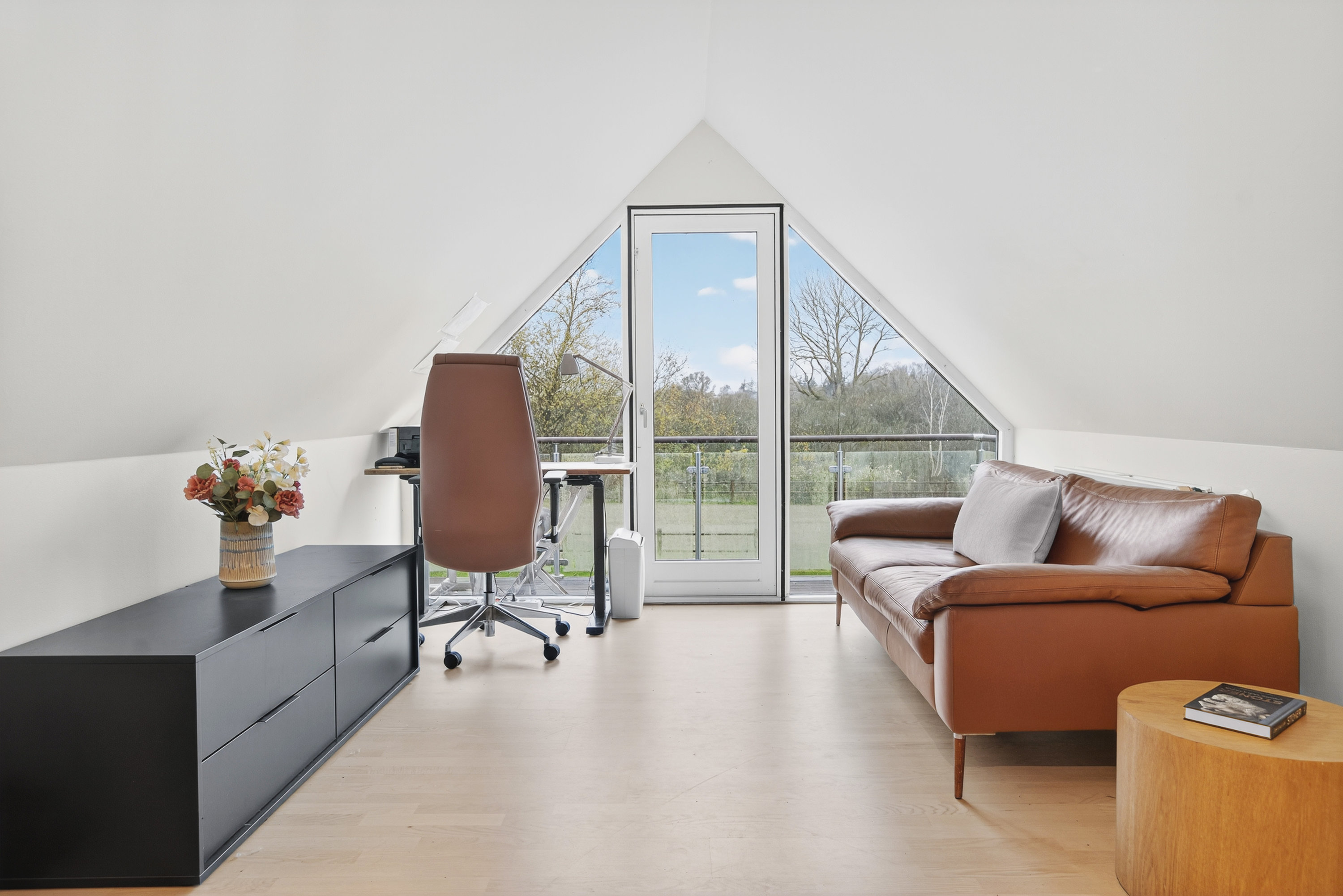 Fremhævet  billede i fuldskærmstilstand. Billede af Ballerupvej 74, 3500 Værløse