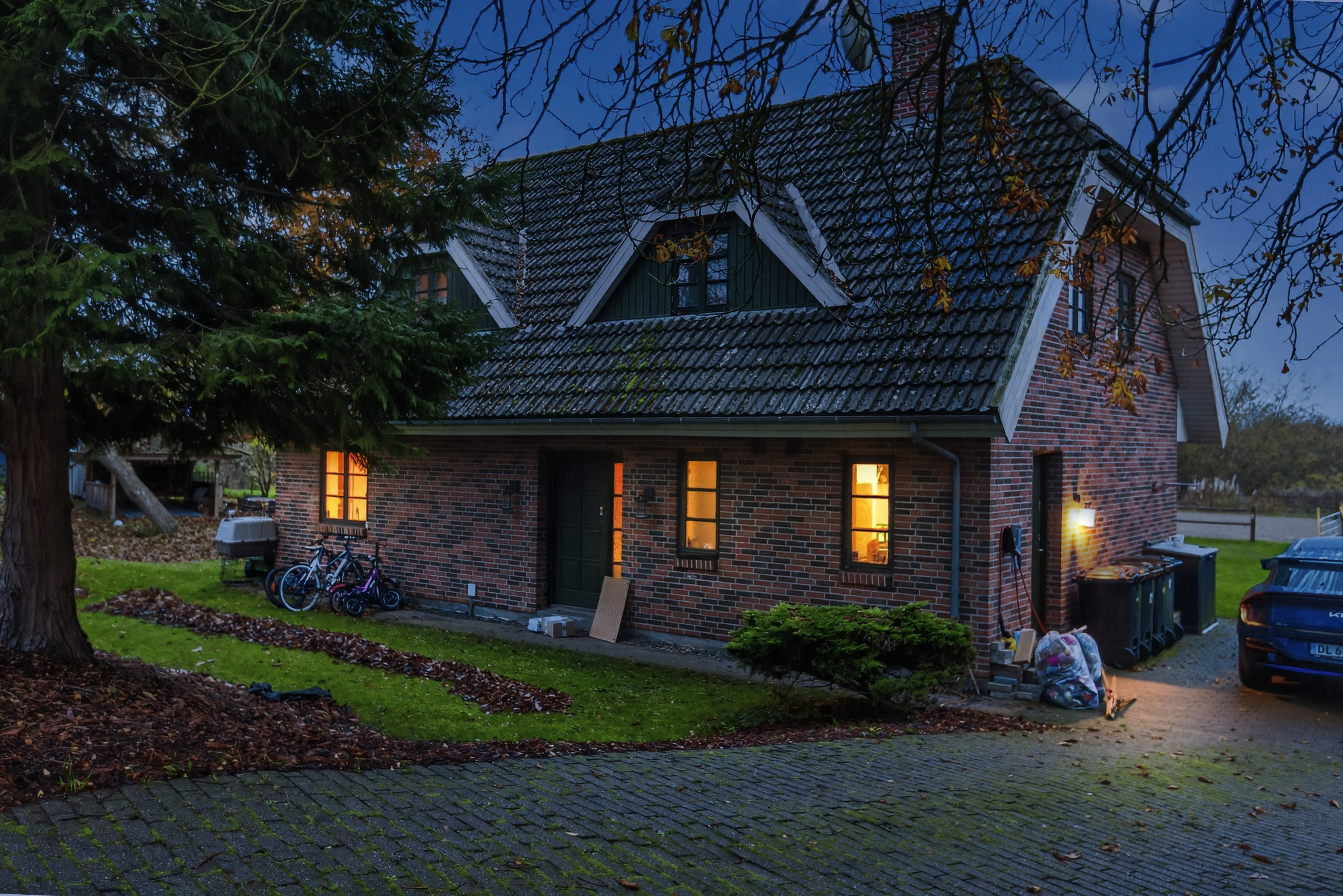 Fremhævet  billede i fuldskærmstilstand. Billede af Ballerupvej 74, 3500 Værløse